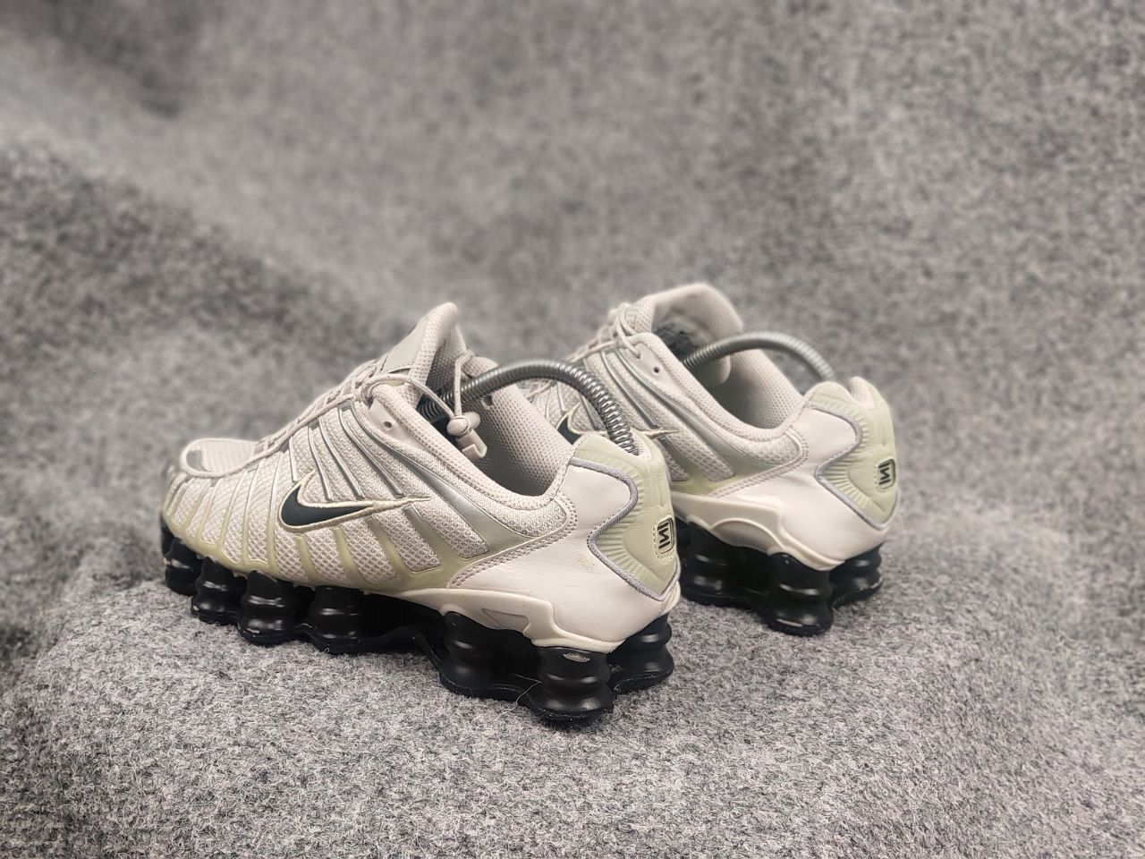 Nike Nike Shox TL Light Bone Off Noir-Olive Sneakers Vintage Y2K Size US 7.5 / IT 37.5 - 13 Thumbnail