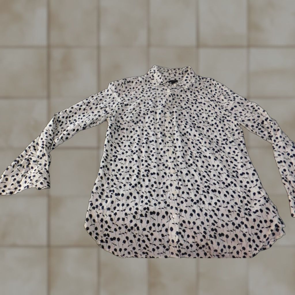 Talbots Talbots Button-Up Shirt Women's Medium White Floral Blue Collared Long Sleeve Casual Rayon Regular Stretch Vintage: No Size M / US 6-8 / IT 42-44 - 1 Thumbnail