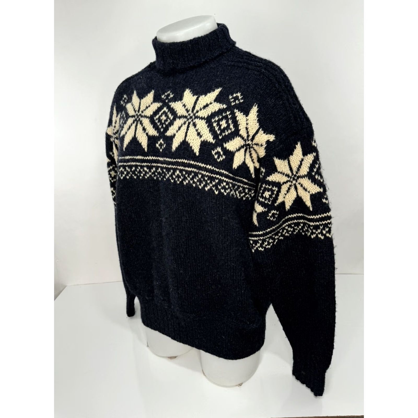 Ralph Lauren Ralph Lauren HAND KNIT WOOL Winter Snowflake Ski L Turtleneck Sweater Blue Beige Men Size US L / EU 52-54 / 3 - 2 Thumbnail