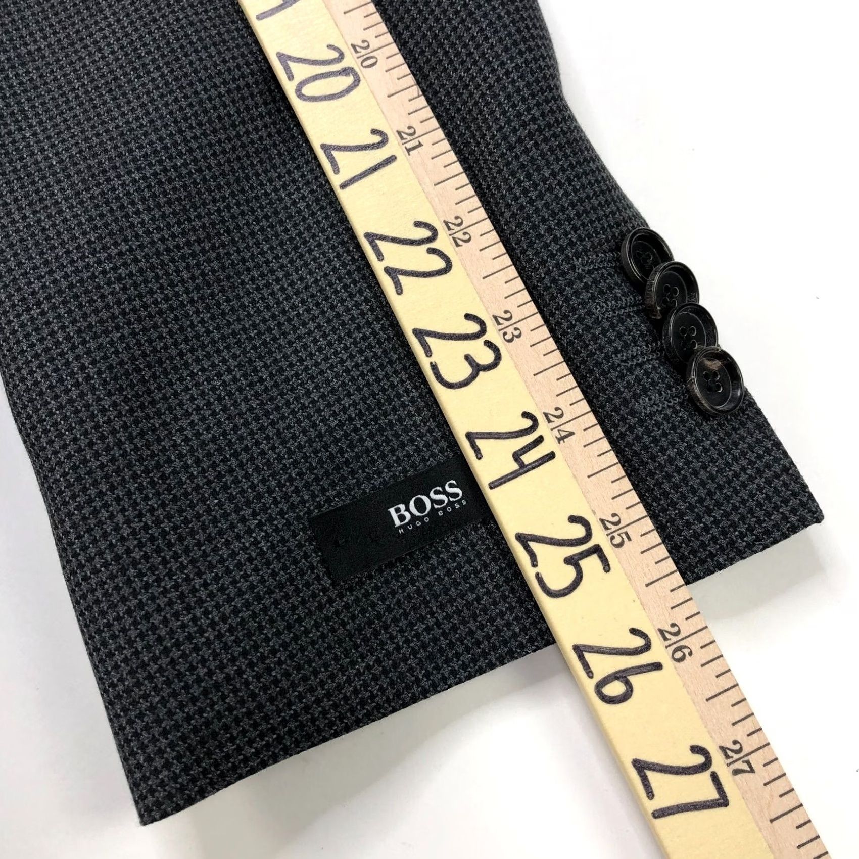 Hugo Boss HUGO BOSS Sport Coat Gray 100% Wool Lanificio Tesse Biella 42 R Single-Breasted Notch Lapel Two-Button Four-Button Sleeve Vintage? No Size US XS / EU 42 / 0 - 6 Thumbnail