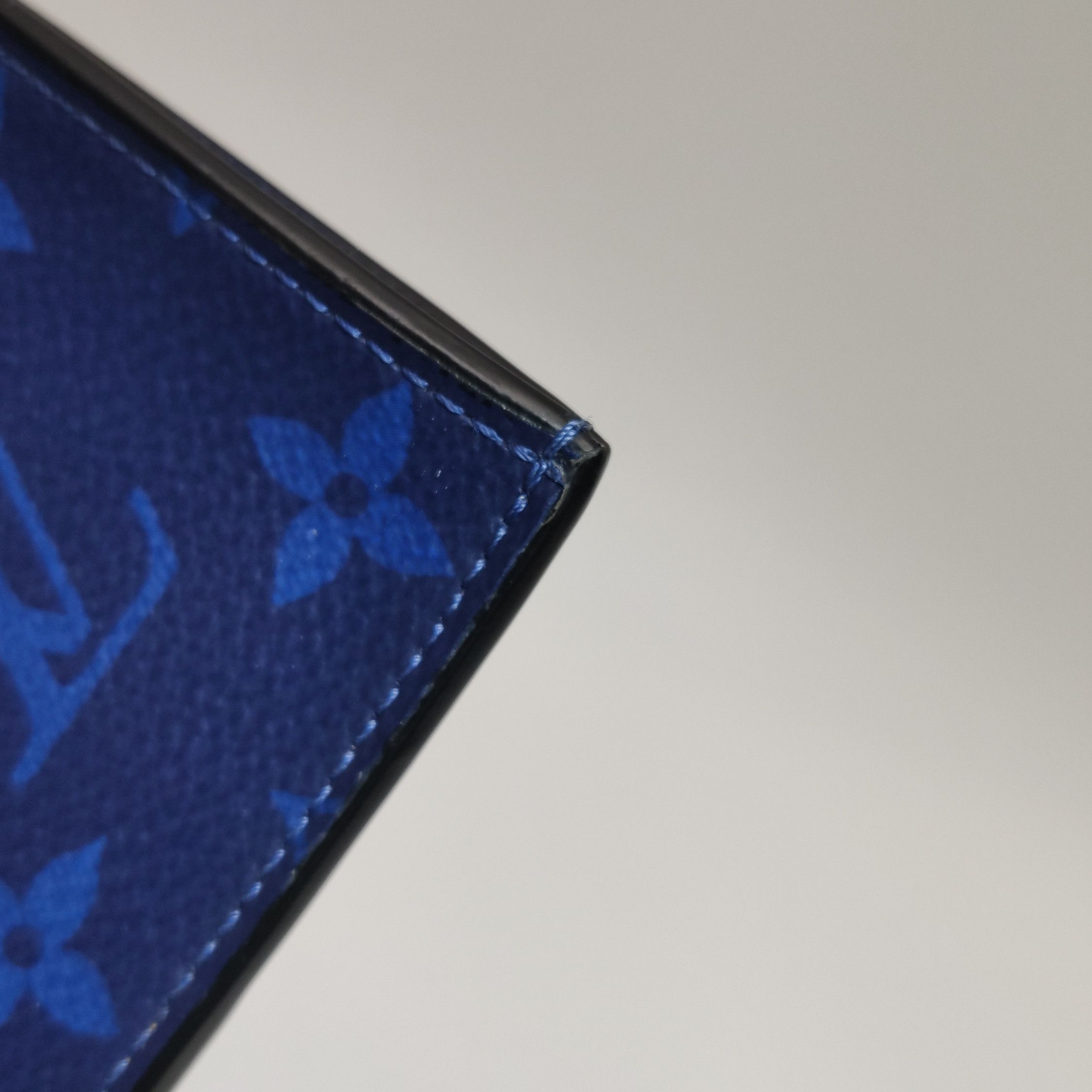 Louis Vuitton Louis Vuitton (LV) Coin leather Monogram print card holder Size ONE SIZE - 9 Thumbnail