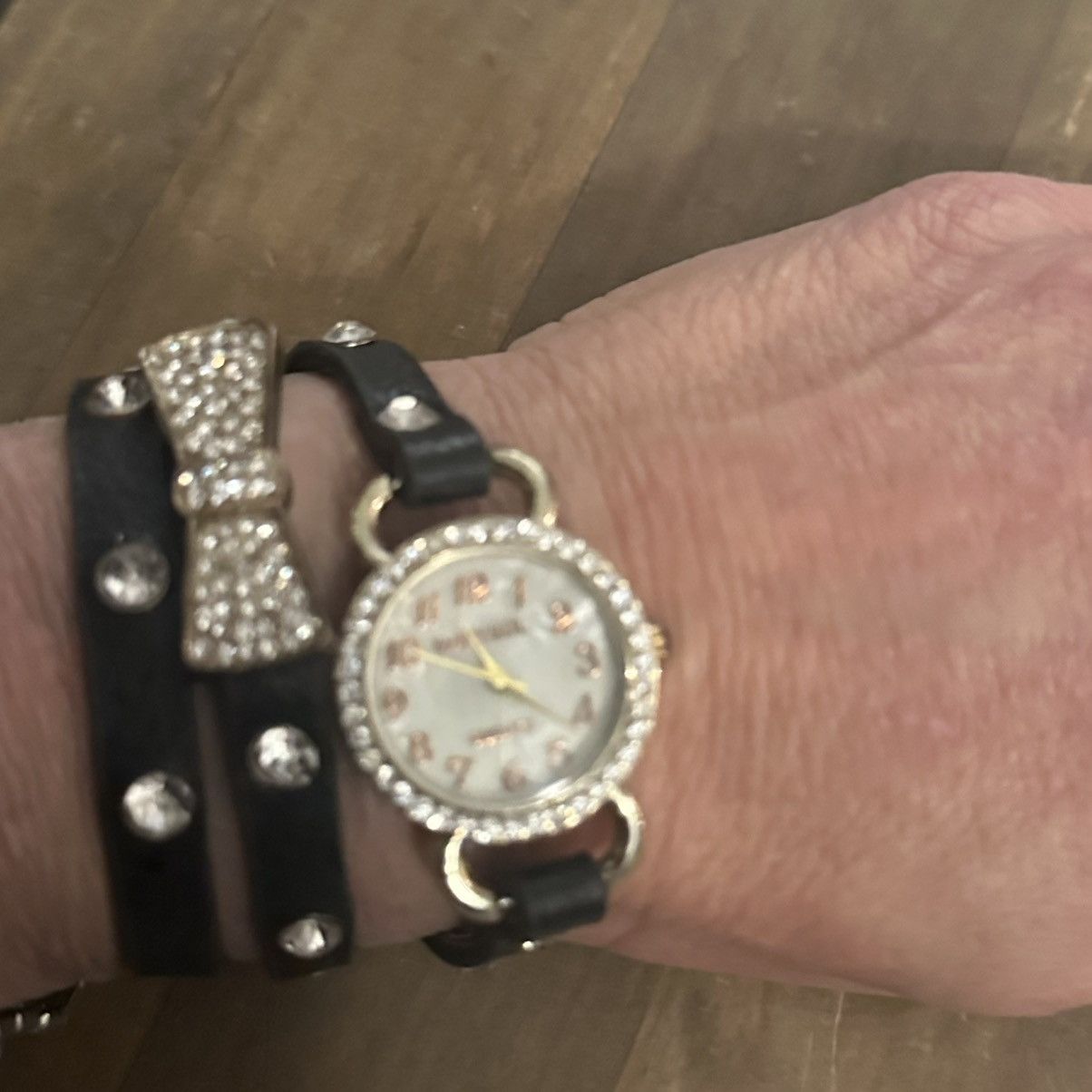 Other Marysol leather rhinestones and bow wrap watch Size ONE SIZE - 6 Thumbnail