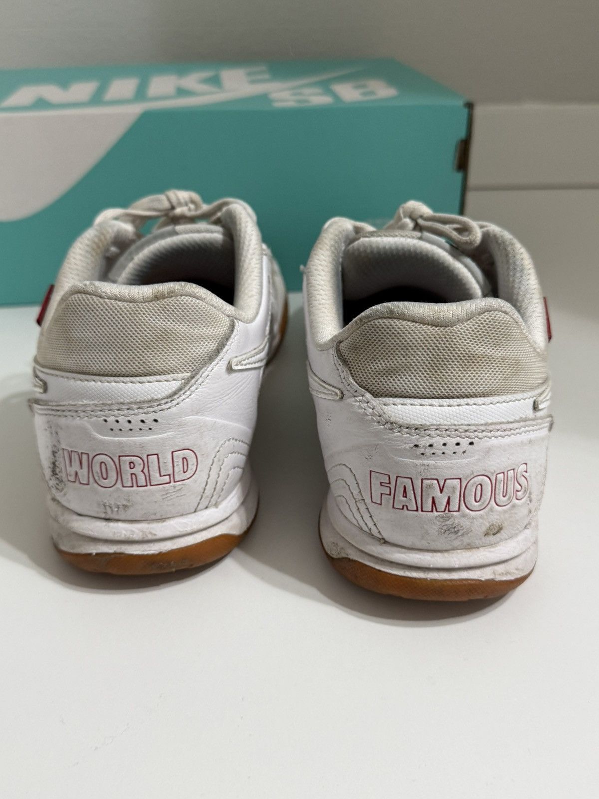 Nike × Supreme Supreme x Nike Gato SB Low White Size US 8 / EU 41 - 2 Thumbnail