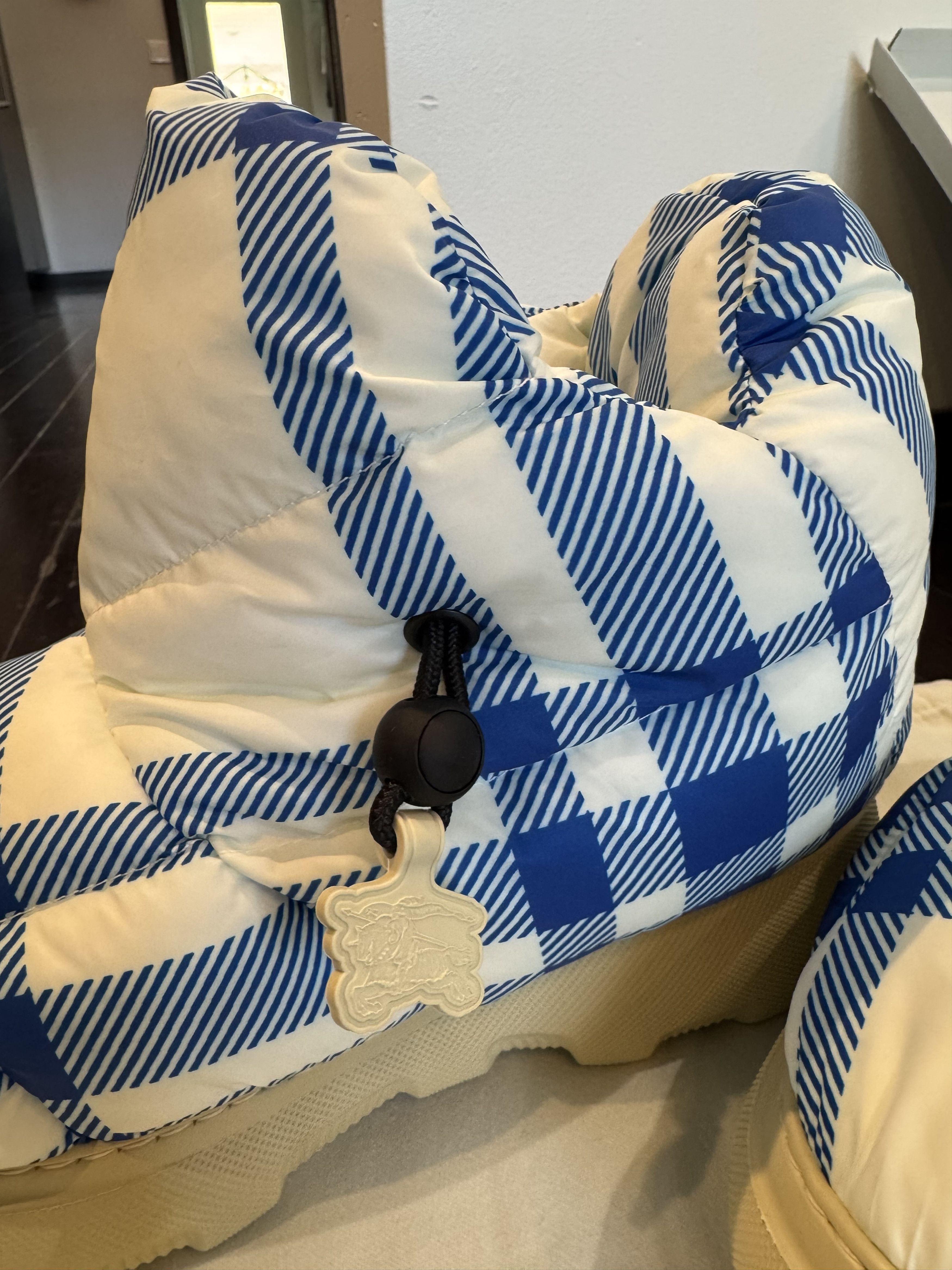 Burberry Burberry Pillow Boot Size 11 US 44 EU Size US 11 / EU 44 - 7 Thumbnail