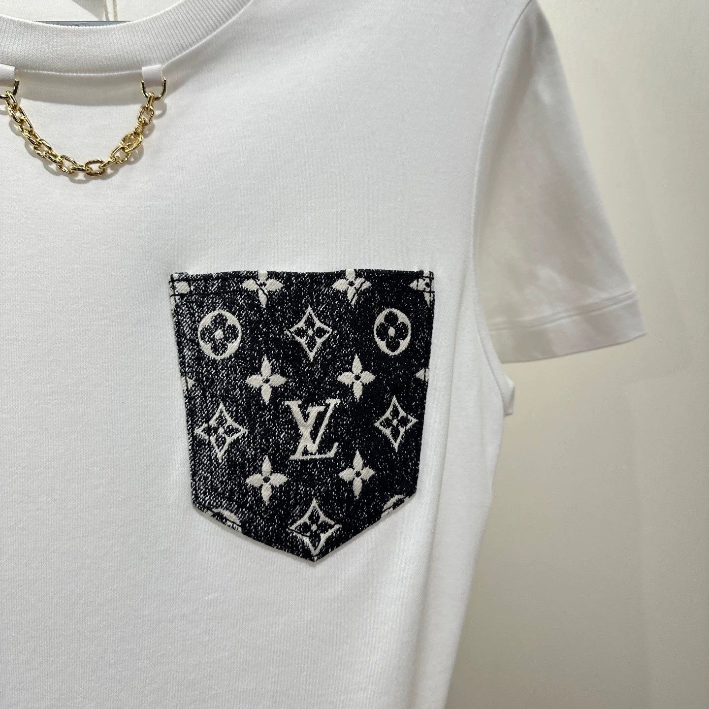 Louis Vuitton LV apr565 Monogram Denim Pocket Cotton SS Tee M Size M / US 6-8 / IT 42-44 - 6 Thumbnail