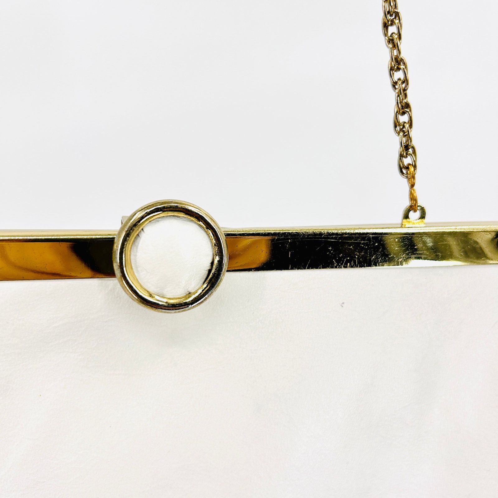 Vintage 80s White Leather Gold Frame Clutch Shoulder Bag Chain Strap Size ONE SIZE - 3 Thumbnail