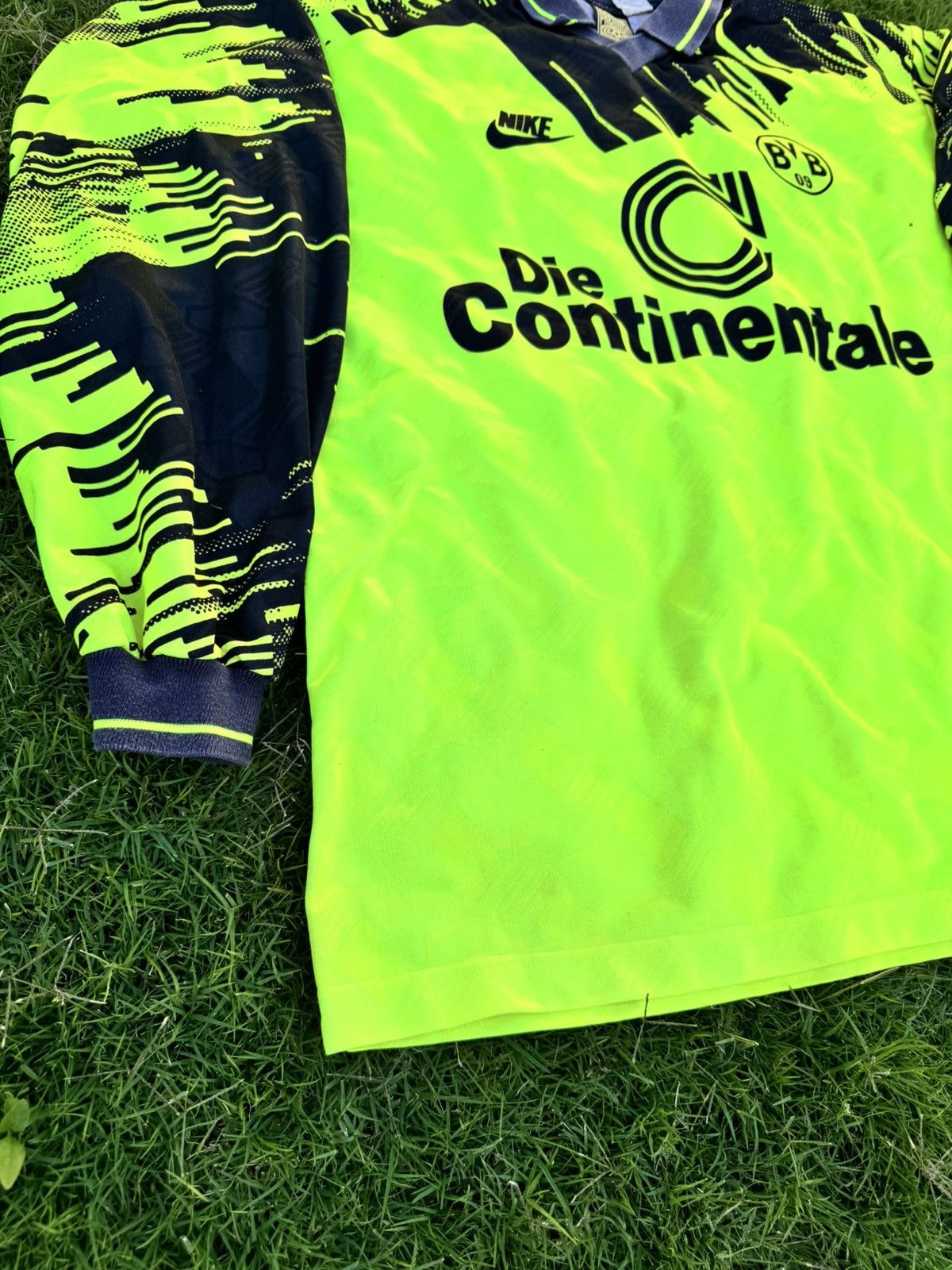 Nike BORUSSIA DORTMUND 1993 1994 SHIRT JERSEY LONG SLEEVE NIKE Size US XL / EU 56 / 4 - 4 Thumbnail