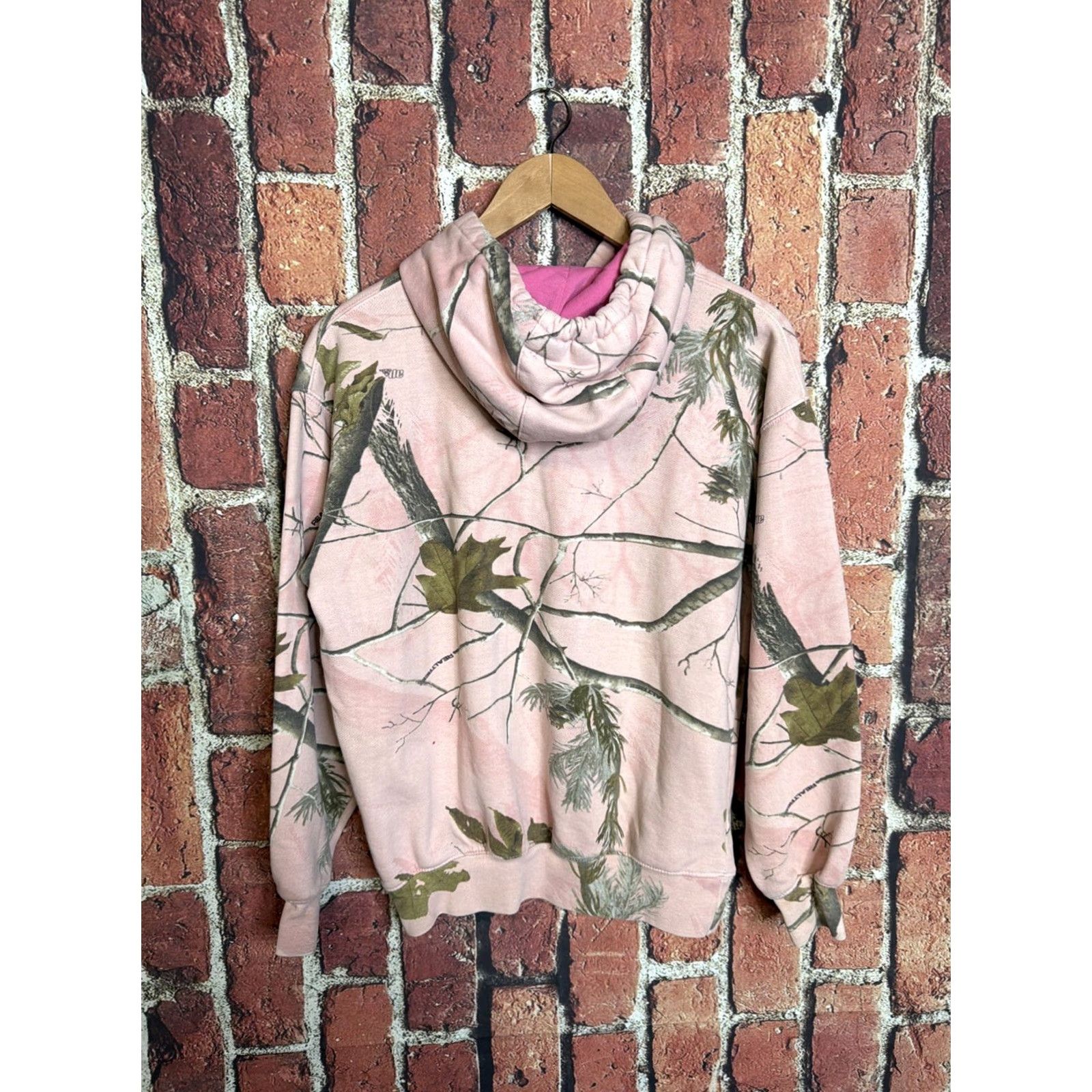 Vintage VINTAGE Cabela's Hoodie Shirt Womens Pink Camo Pullover Hooded S Womens Size S / US 4 / IT 40 - 3 Thumbnail