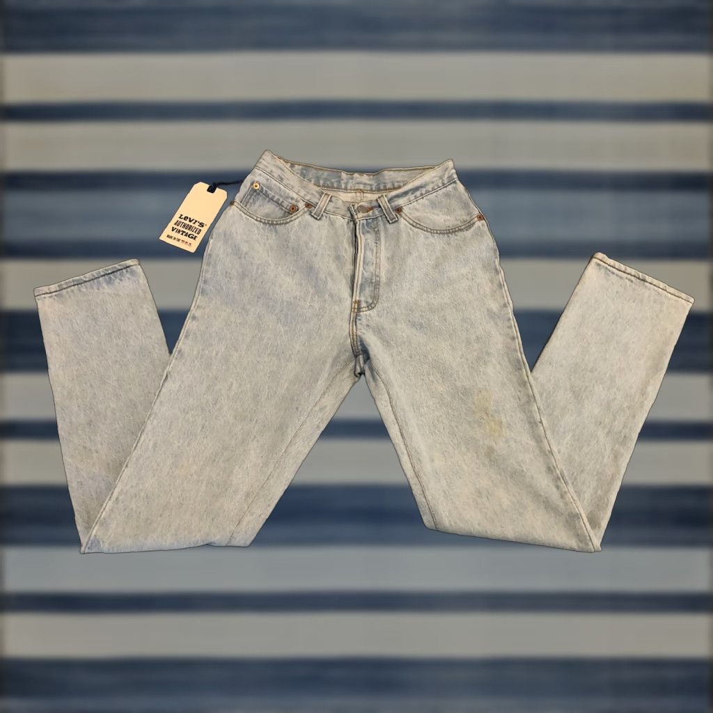 Levi's VINTAGE Levi's 501 Jeans Tapered Regular 26x31 Light Blue Denim Button Inseam 31 in Womens NWT Made in USA LVC Distressed 100% Cotton Jeans Size 26" / US 2 / IT 38 - 1 Thumbnail