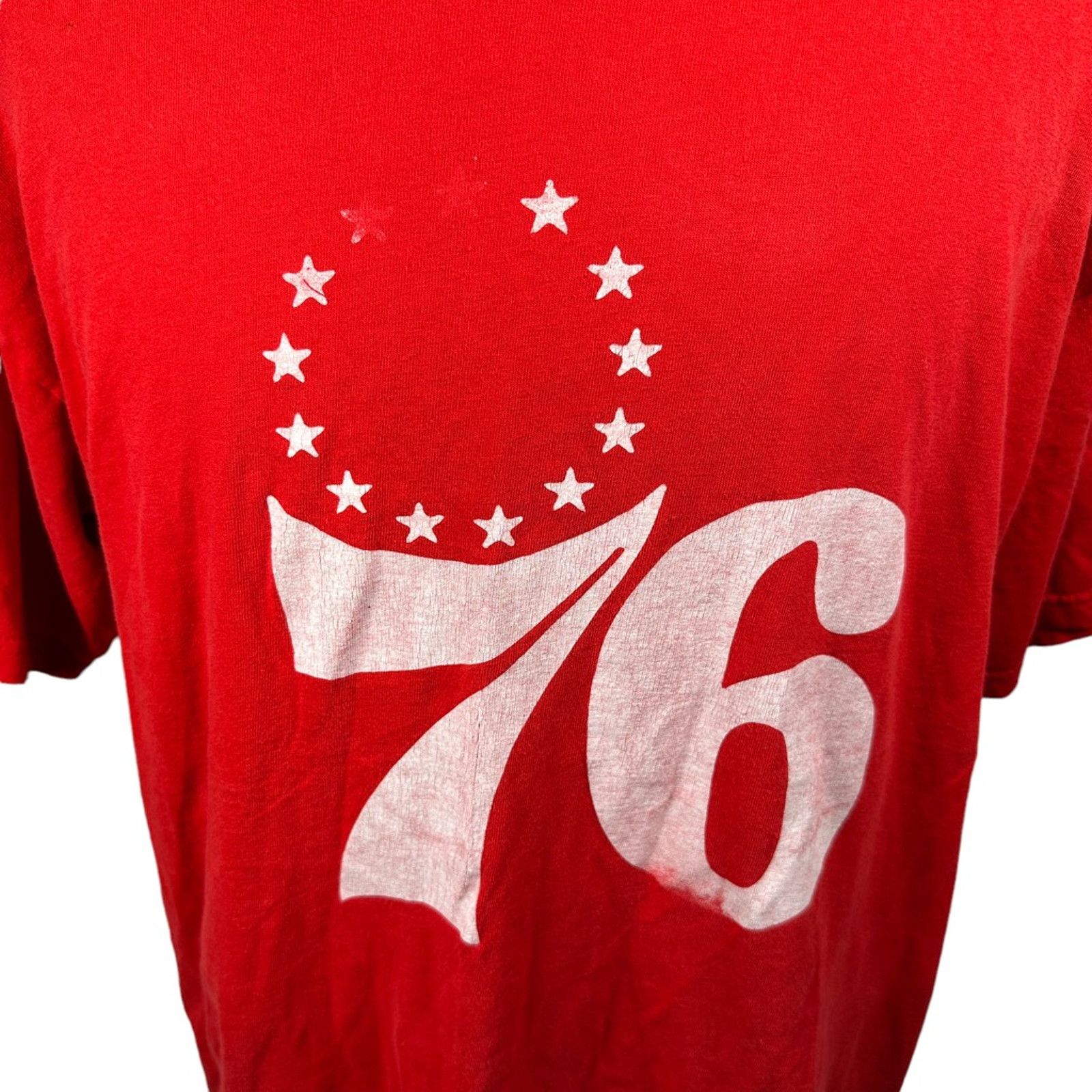 Gildan Philadelphia 76ers T-Shirt Vintage Red Short Sleeve 90s XL Size US XL / EU 56 / 4 - 6 Thumbnail