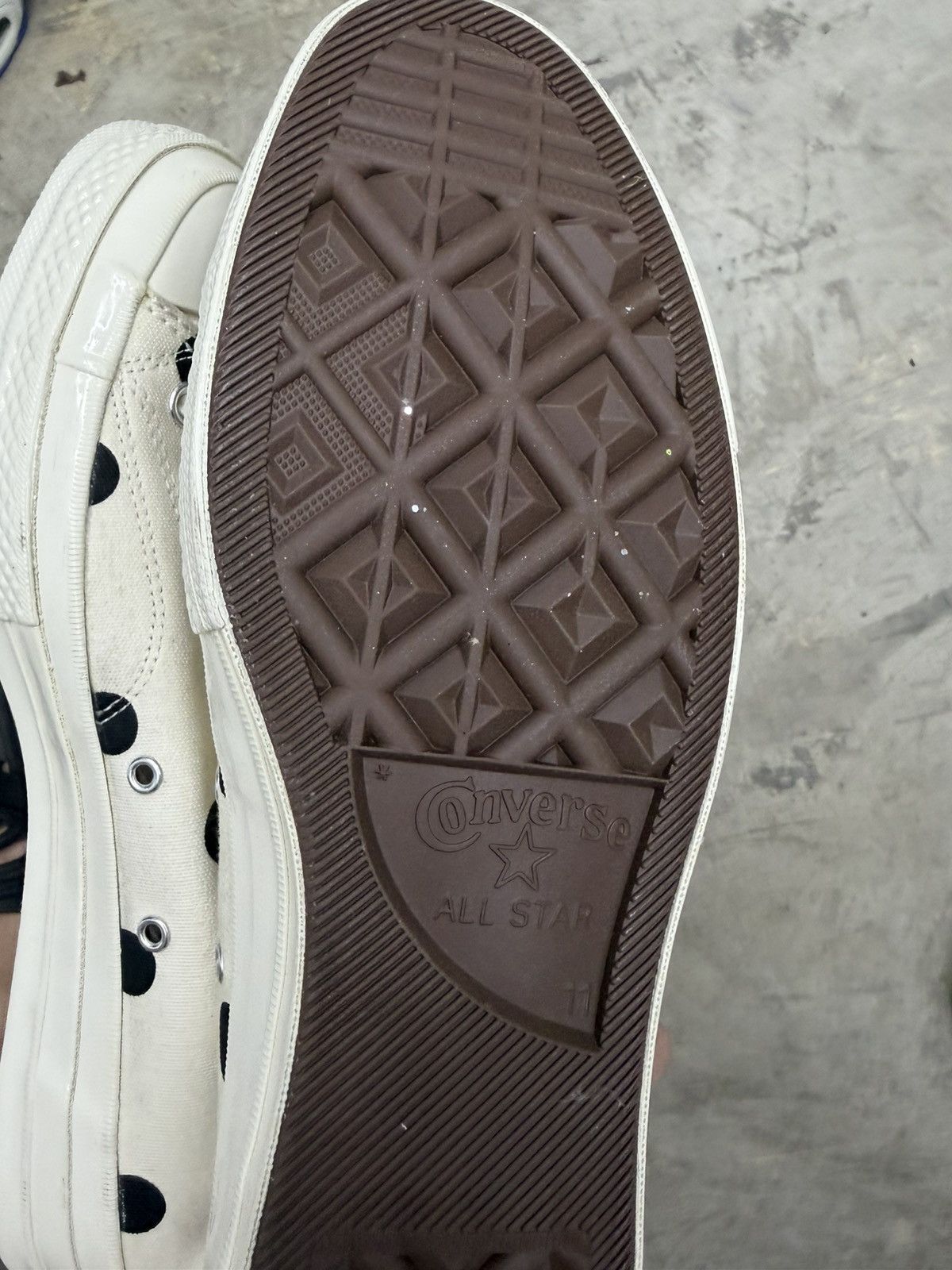 Comme des Garcons PLAY × Converse Comme Des Garcons Converse High Top White Polka Dot Size US 11 / EU 44 - 5 Thumbnail