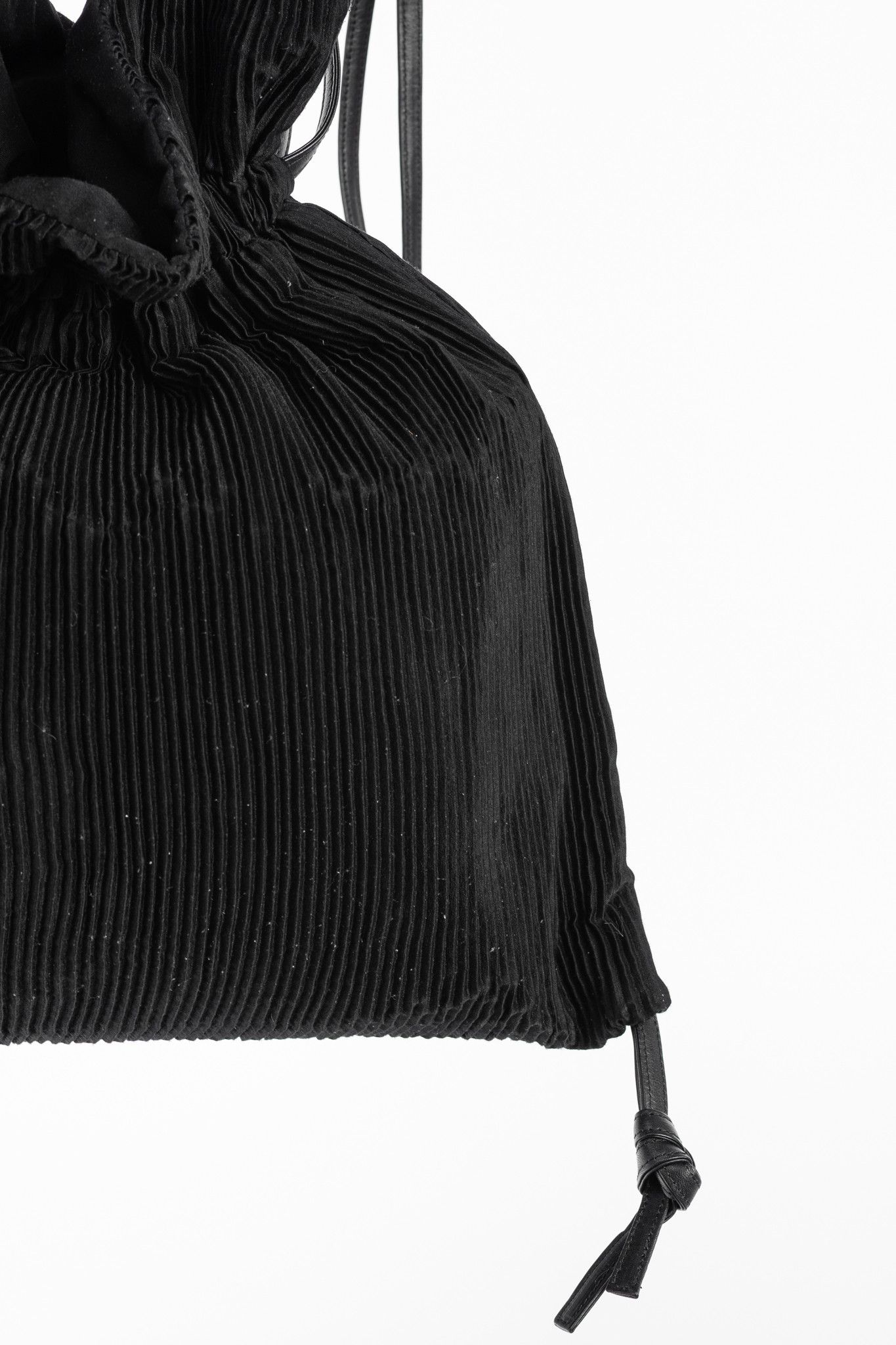 Y's Y's Black Pleated Satin Leather-Drawstring Backpack Size ONE SIZE - 6 Thumbnail