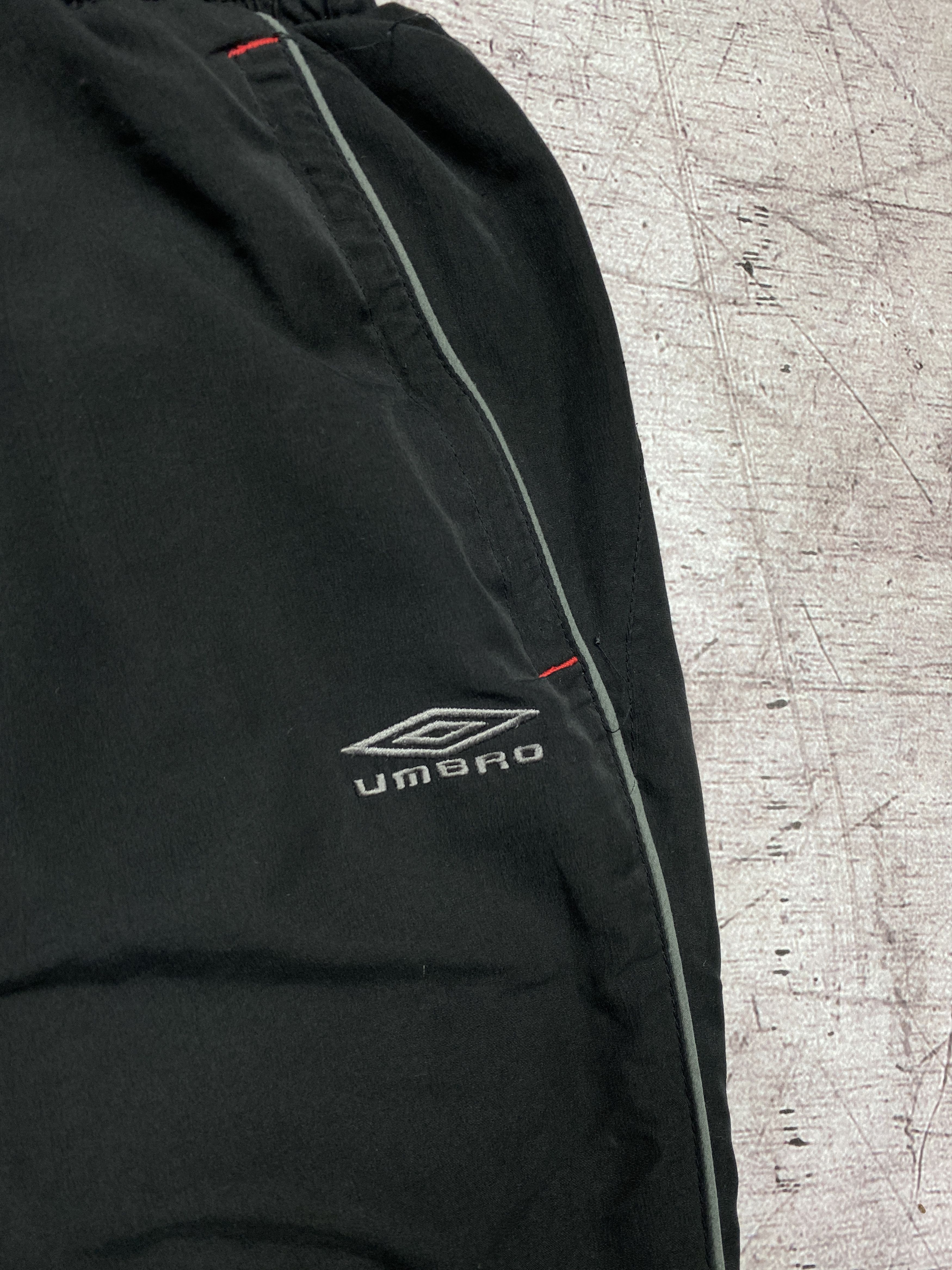 Umbro × Vintage Umbro Vintage Mens Nylon Baggy Parachute Pants y2k Size US 32 / EU 48 - 3 Thumbnail