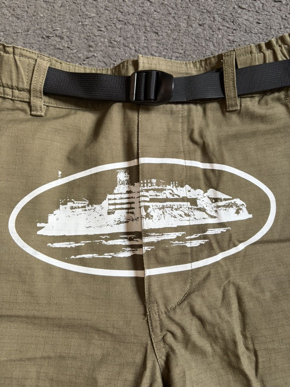 Corteiz Corteiz Alcatraz Cargo Shorts Size US 30 / EU 46 - 2 Thumbnail