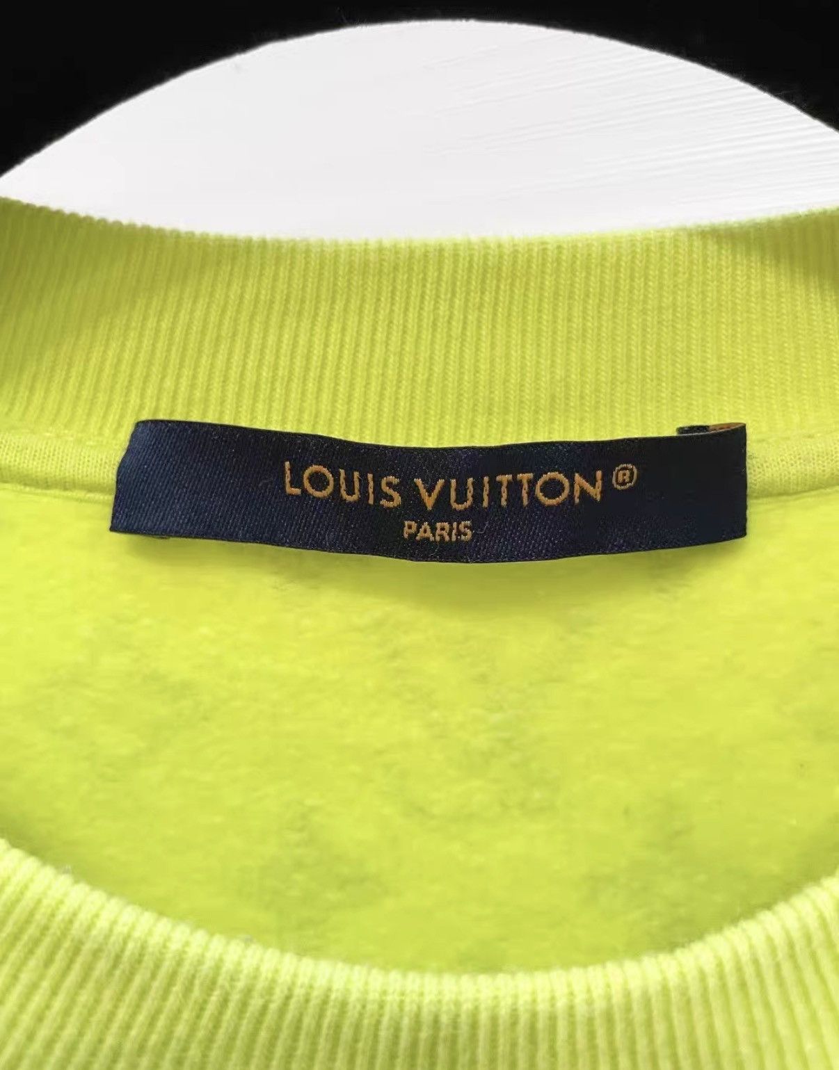Louis Vuitton Louis Vuitton Stylish Neon Long Sleeve Sweatshirt J33 Size S / US 4 / IT 40 - 3 Thumbnail