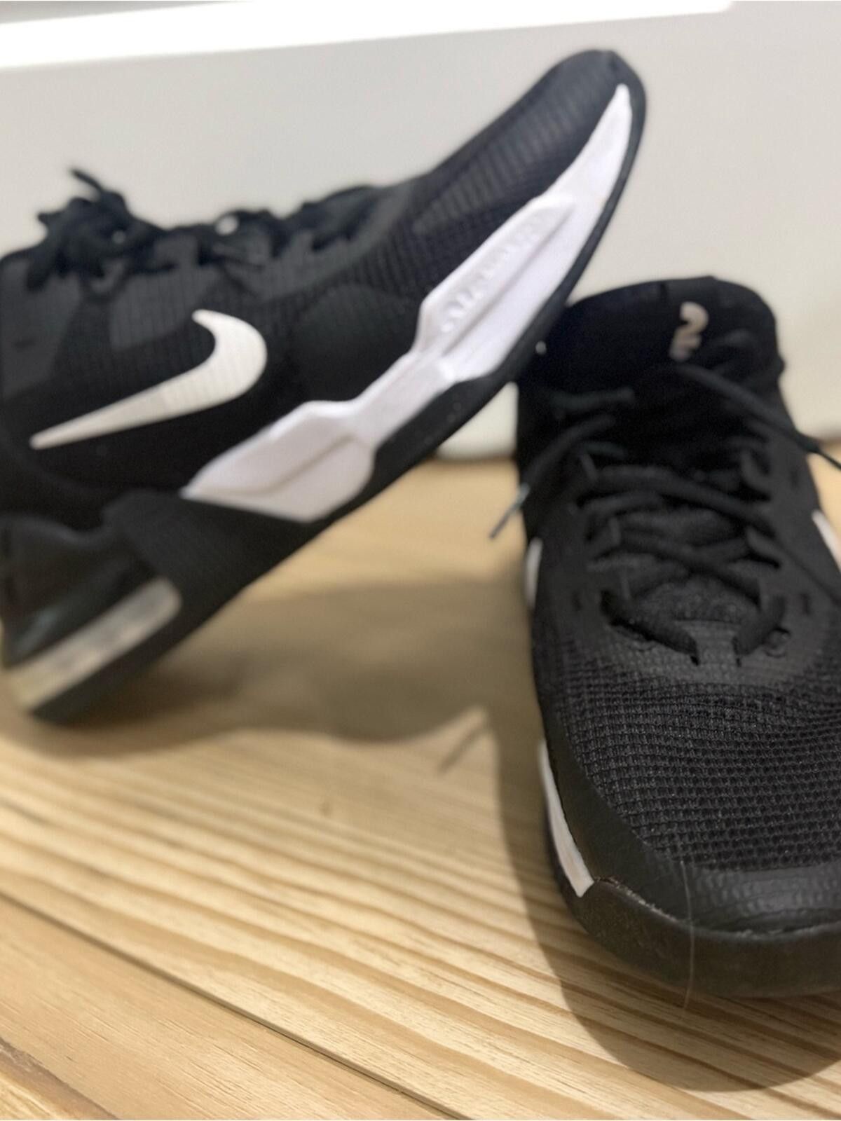 Nike Nike Black and White Running Shoes with Air Cushion Size US 8.5 / EU 41-42 - 3 Thumbnail