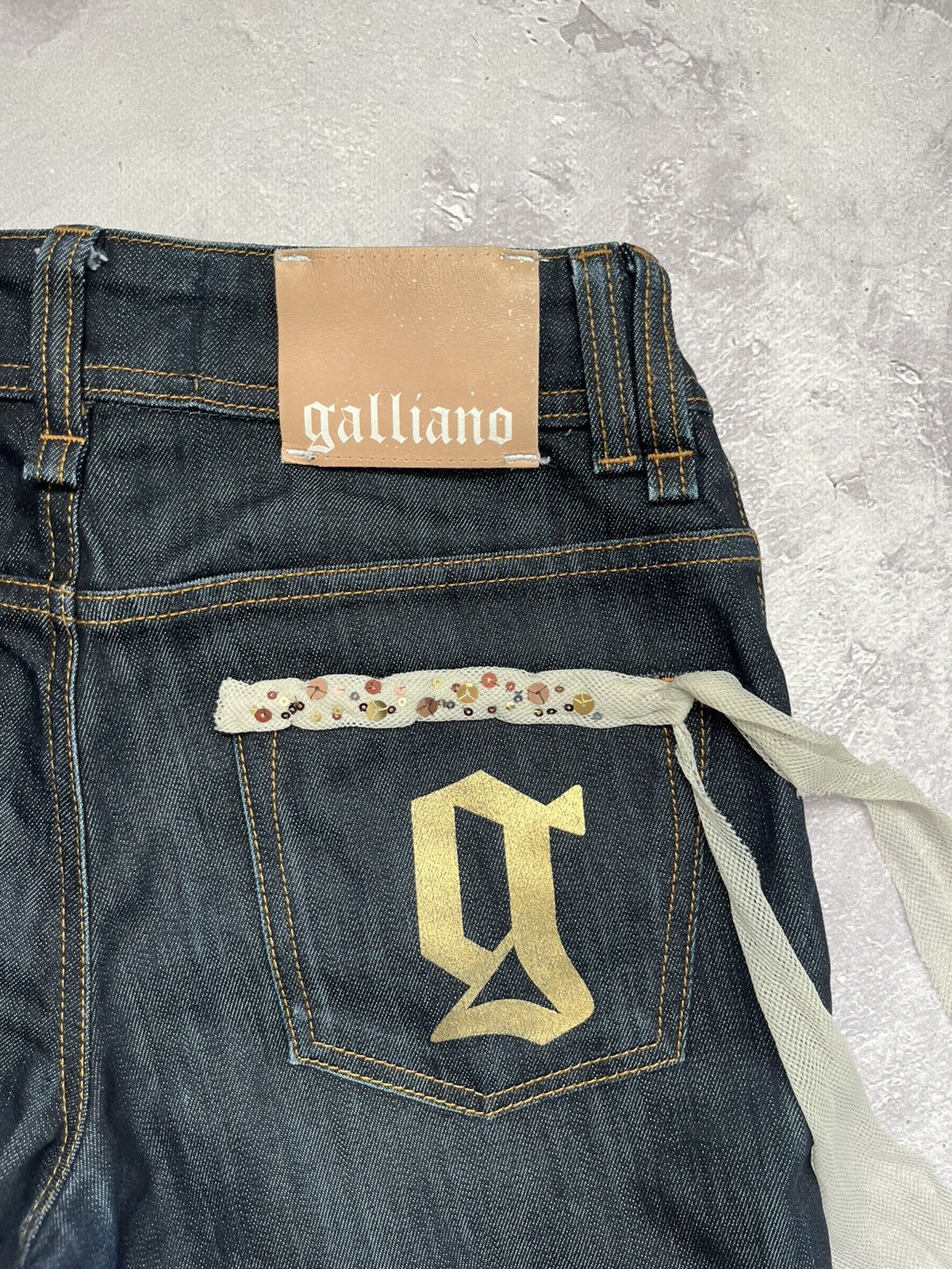 John Galliano Vintage Galliano Printed Blue Denim Jeans Pants Size 27" / US 4 / IT 40 - 9 Thumbnail