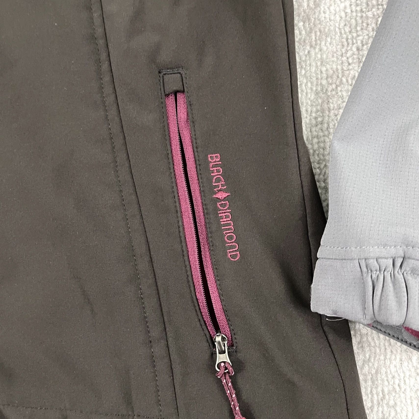 Black Diamond Black Diamond Double Diamond Jacket Womens Medium Hooded Softshell Skiing Coat Size M / US 6-8 / IT 42-44 - 3 Thumbnail
