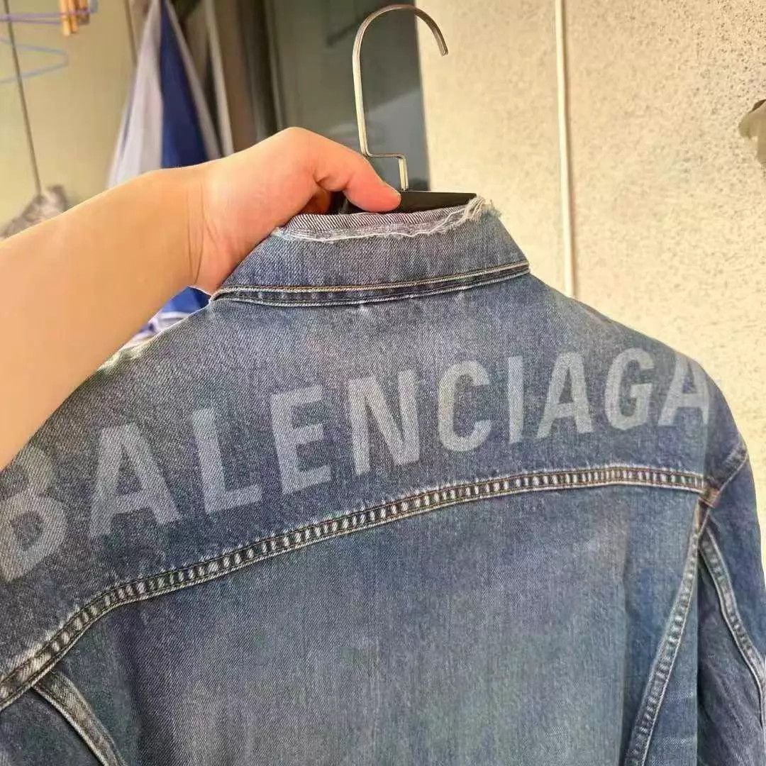 Balenciaga Balenciaga Destroyed Back Logo Denim Jacket NWT 34 Size XXS / US 00 / IT 34 - 2 Thumbnail