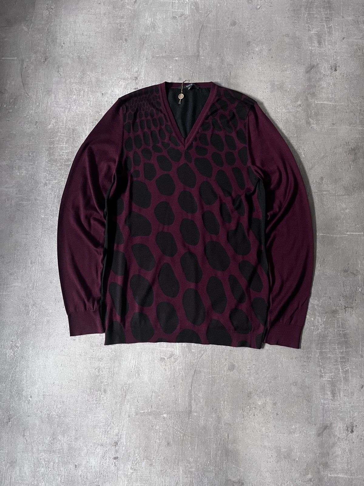 Gucci Gucci by Tom Ford Cashmere V-neck animal print sweater rare Size US XL / EU 56 / 4 - 1 Thumbnail