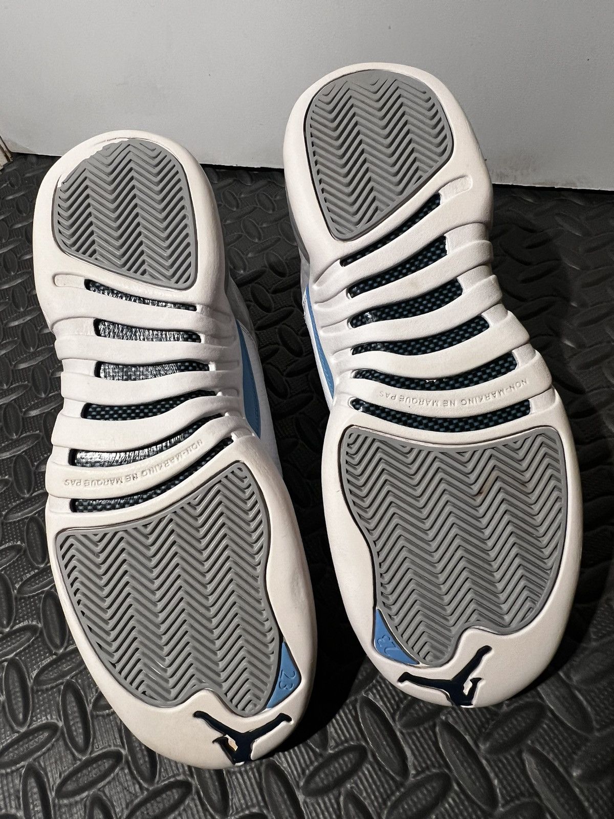 Jordan Brand CLEAN Air Jordan 12 Retro Wolf Grey size 7 Shoes Size US 7 / EU 40 - 8 Thumbnail