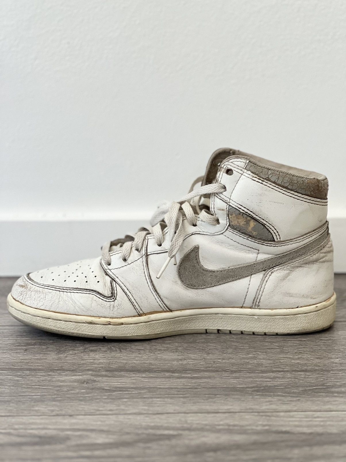 Jordan Brand 1985 Air Jordan 1 High Natural Grey size US 10.5 Size US 10.5 / EU 43-44 - 4 Thumbnail