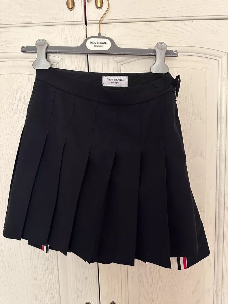 Thom Browne Thom browne Pleated skirt 2503-Nextarrow Size 25" / US 0 / IT 36 - 1 Thumbnail