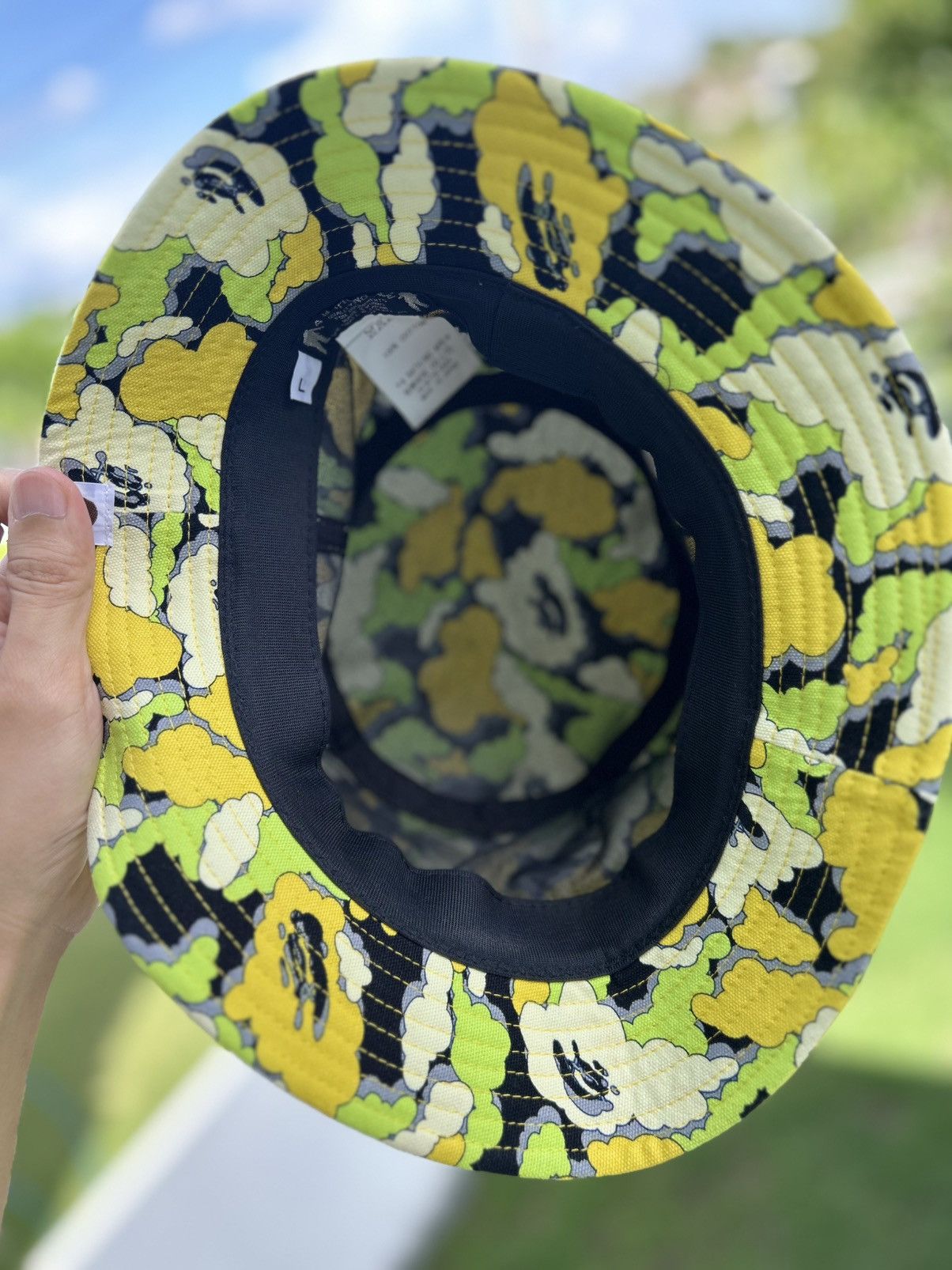 Bape × Kaws 2005 A BATHING APE X KAWS CLOUD BUCKET HAT [Size L] Size ONE SIZE - 9 Thumbnail