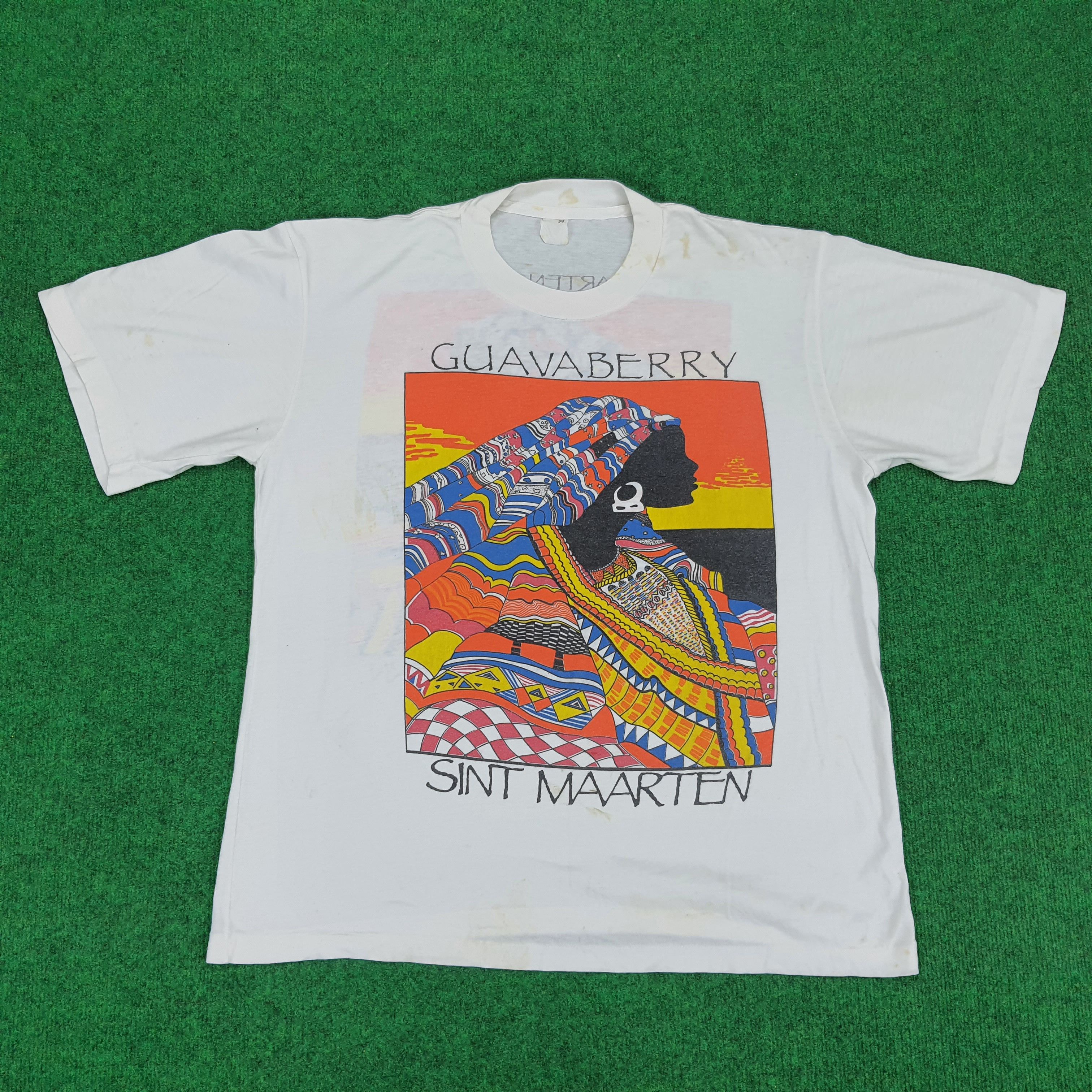 Vintage Vintage Guavaberry Sint Maarten Art T-shirt Size US L / EU 52-54 / 3 - 1 Thumbnail