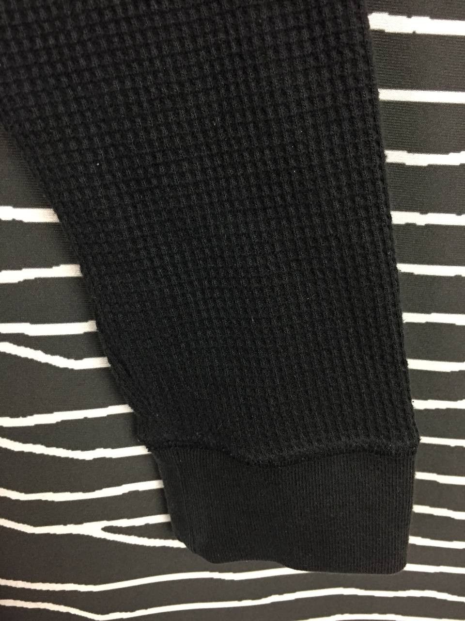 Uniqlo Uniqlo Thermal Waffle Henley Long Sleeve Tee Size XL Size US XL / EU 56 / 4 - 4 Thumbnail