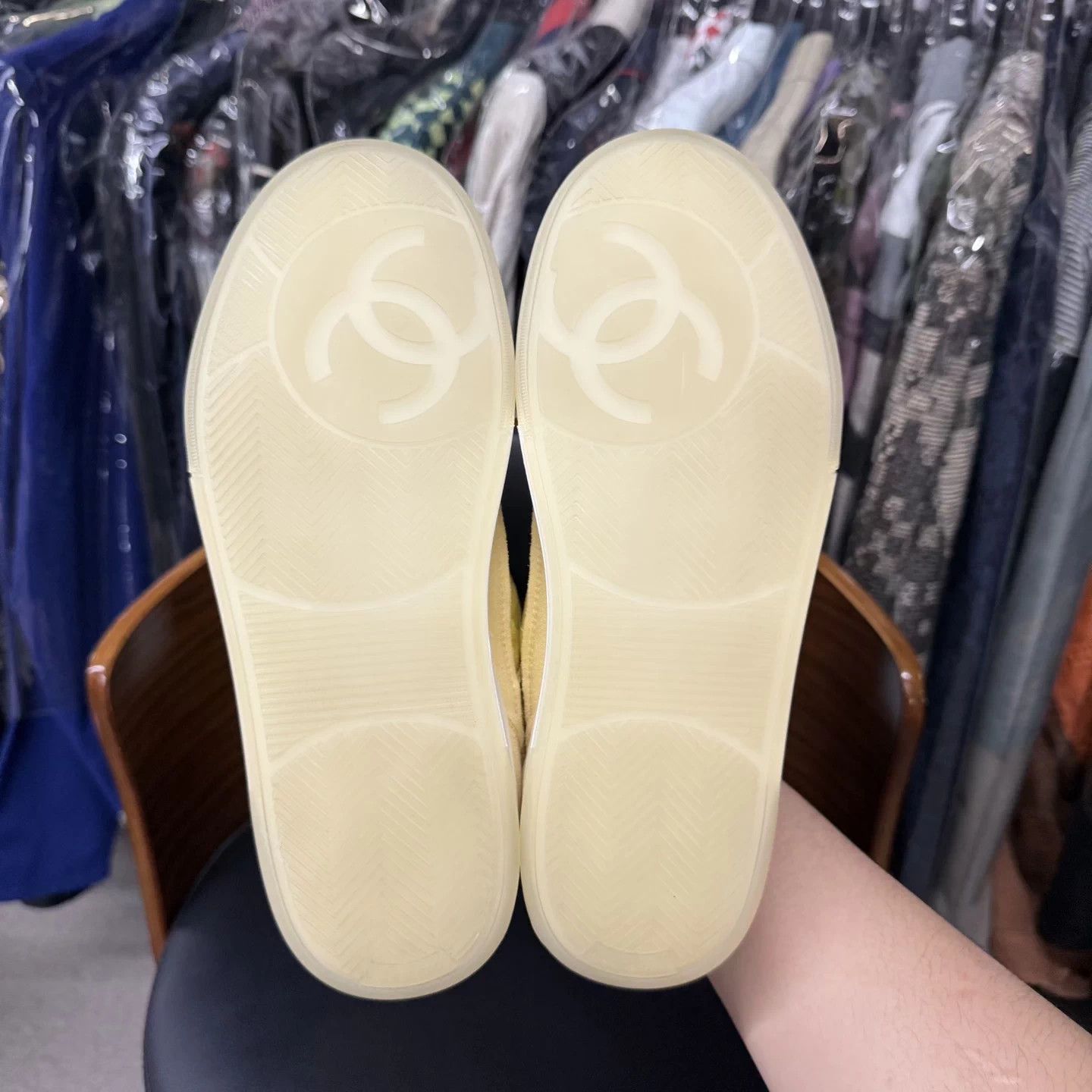 Chanel Chanel Quilted Yellow Suede Kicks Wmns 38 Mint Size US 7 / IT 37 - 9 Thumbnail