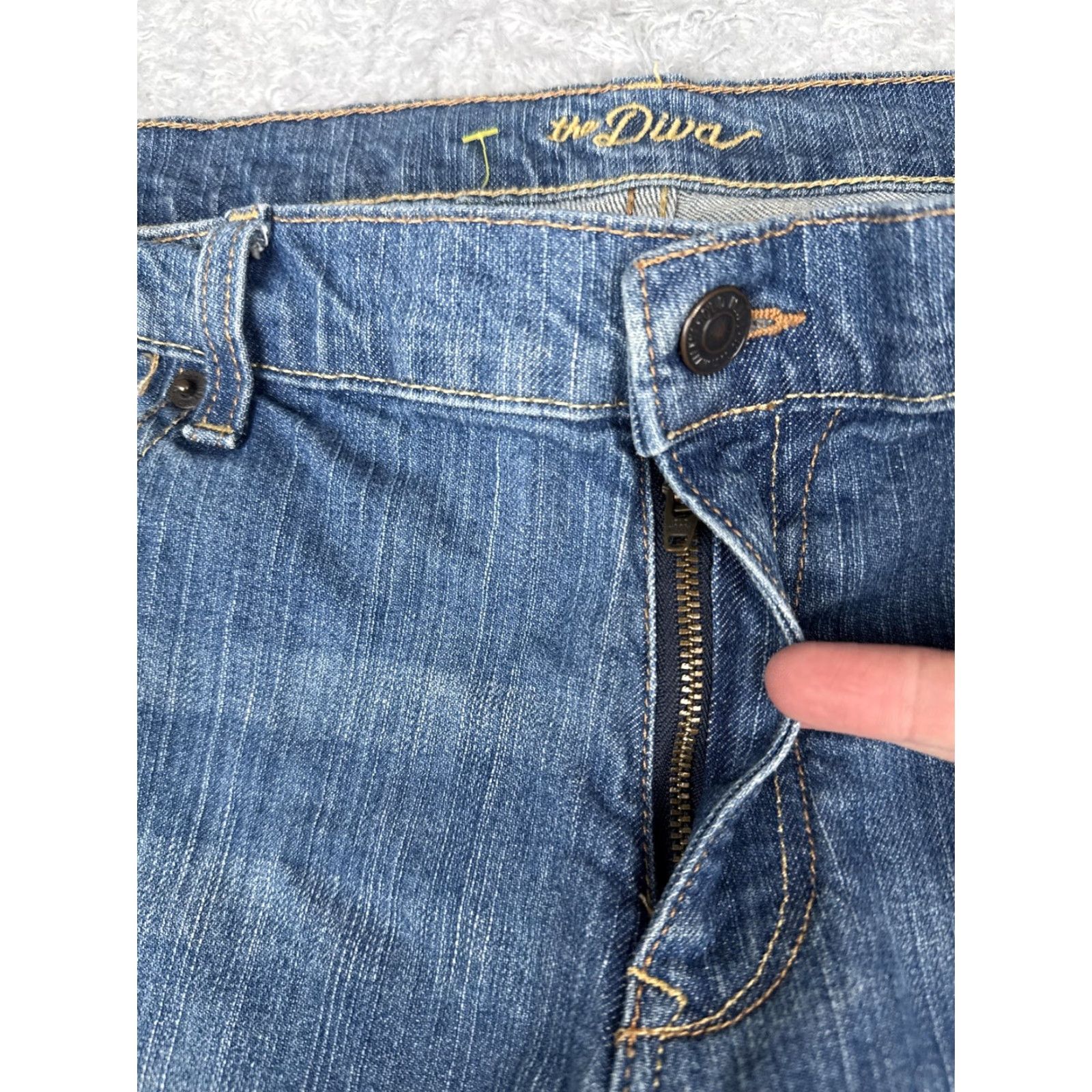 Old Navy Old Navy The Diva Jeans Womens 14 Blue Medium Wash Straight Leg Stretch Denim Size 36" / US 14 / IT 50 - 5 Thumbnail