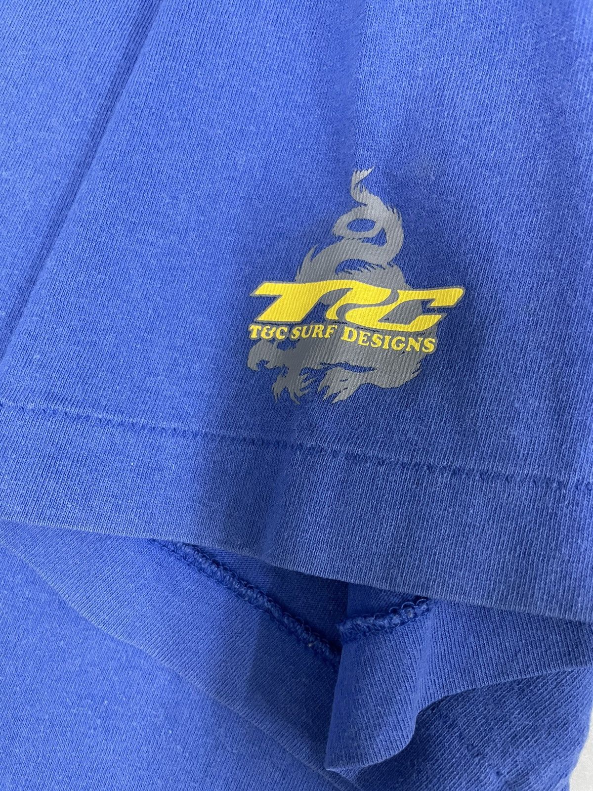 JNCO Vintage TC Surf Dragon Tshirt Size US L / EU 52-54 / 3 - 8 Thumbnail