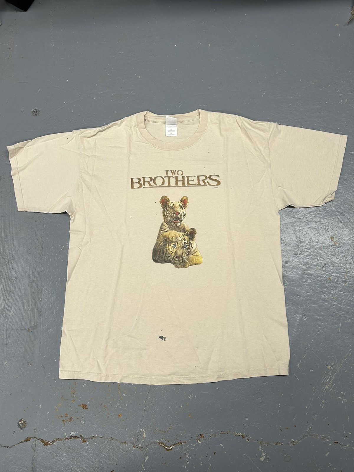 Vintage Crazy Vintage Y2K Two Brothers Animal Movie Promo Tee Shirt Size US XL / EU 56 / 4 - 1 Thumbnail