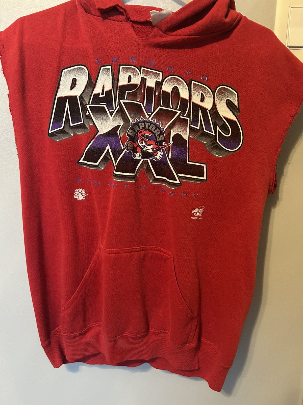 Vintage 90’s Toronto Raptors Vintage Cutoff Hoodie Size US M / EU 48-50 / 2 - 4 Thumbnail