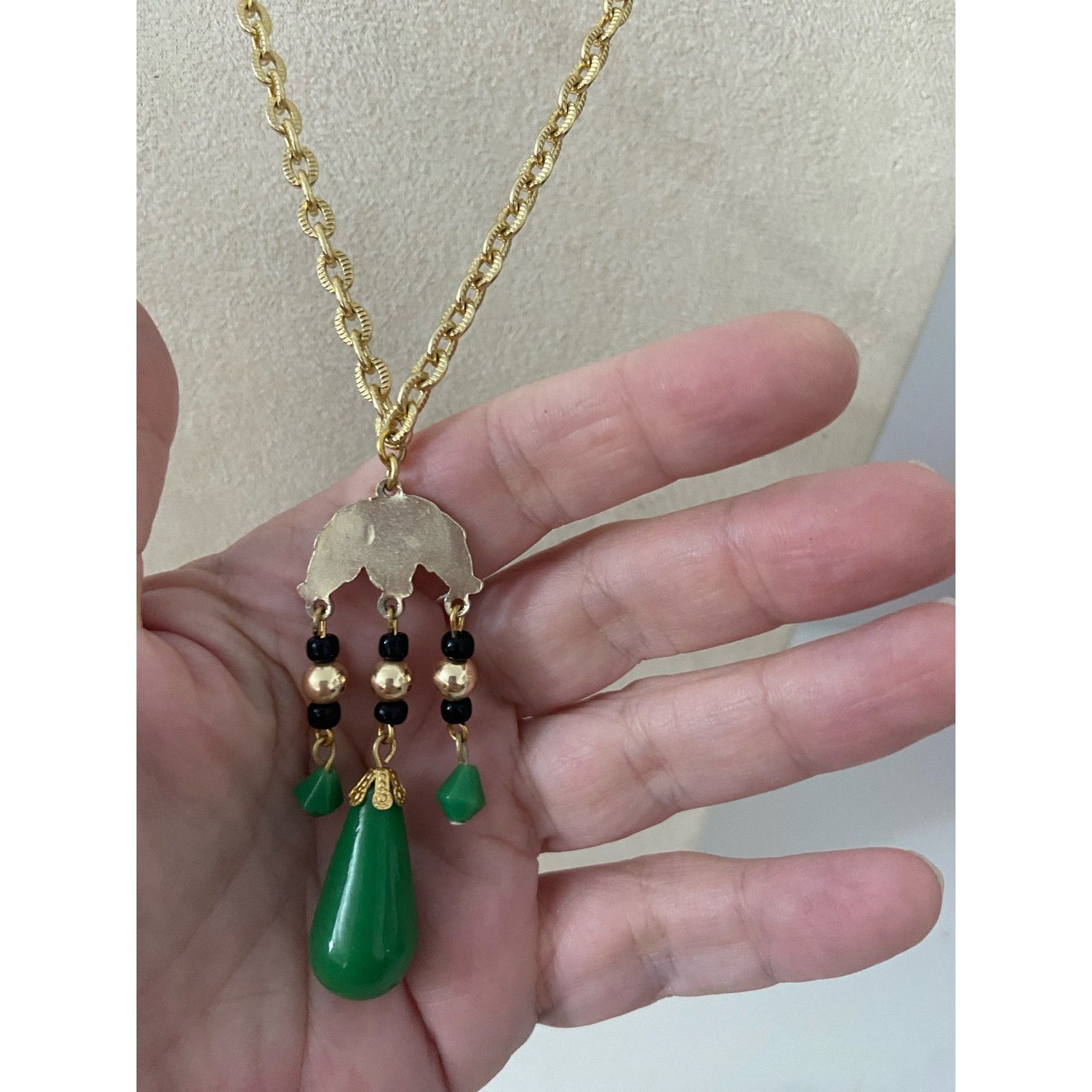Other Gold tone and green tribal pendant necklace Size ONE SIZE - 3 Thumbnail