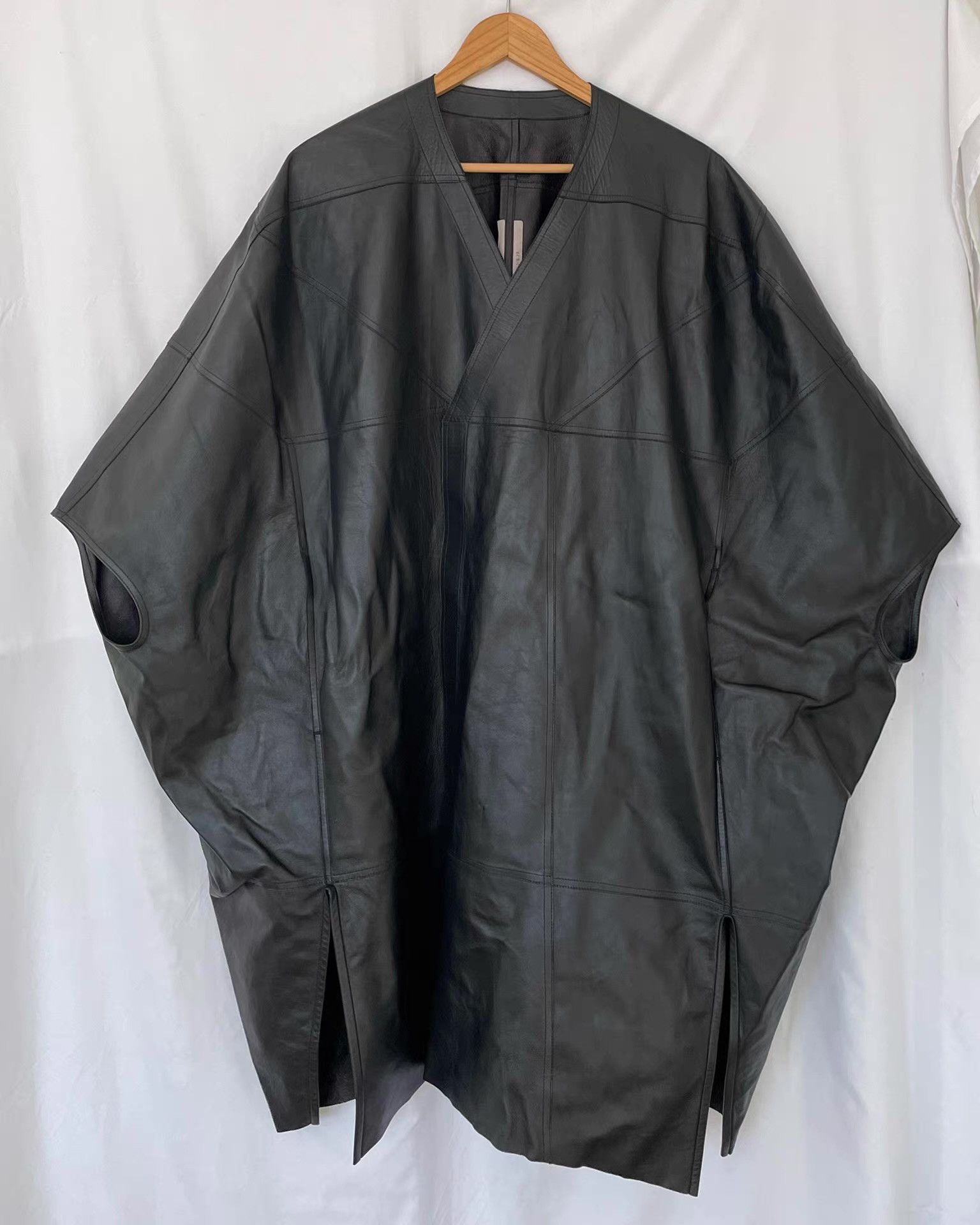 Rick Owens Rick Owens 22SS Lambskin Short Sleeve Kimono Coat Ｑ21 Size M / US 6-8 / IT 42-44 - 1 Thumbnail