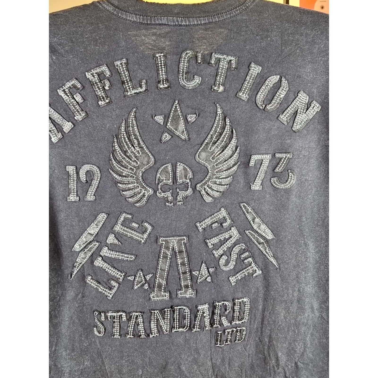 Affliction VINTAGE AFFLICTION CROSS GRUNGE PATCH T-SHIRT SZ MEDIUM Size US L / EU 52-54 / 3 - 7 Thumbnail