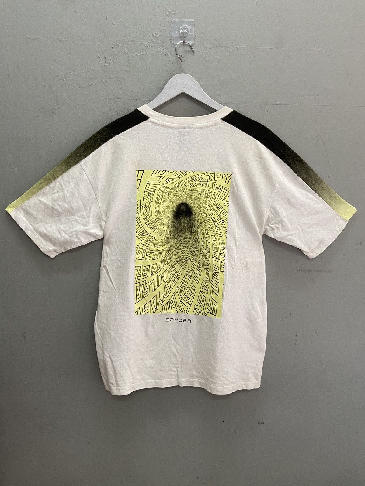 Spyder SPYDER GRAPHICS DESIGN TEE SHIRT Size US L / EU 52-54 / 3 - 1 Thumbnail