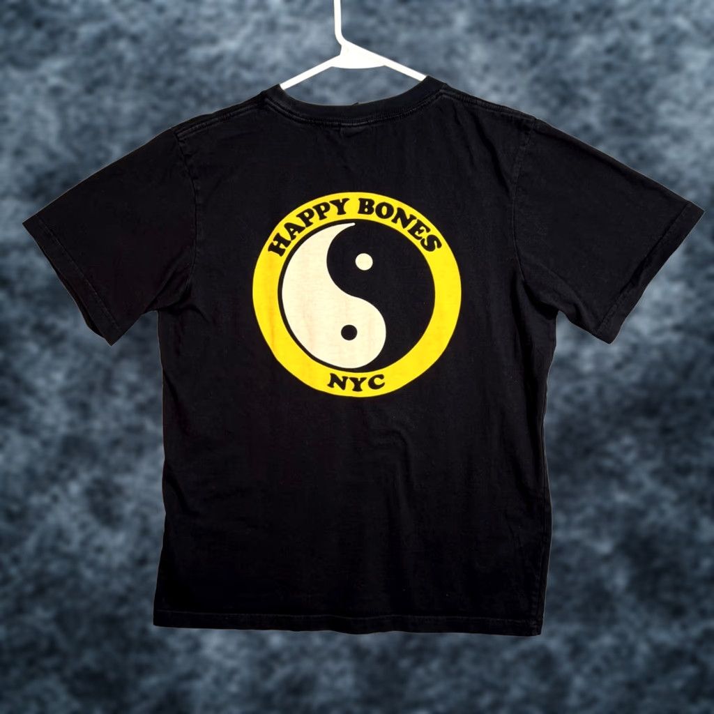 Bones Happy Bones NYC Black Pocket T Shirt w/ Yin Yang Graphic 100% Cotton Size Large Mens Shirt Black Yin Yang Vintage None 2020s Size US L / EU 52-54 / 3 - 1 Thumbnail