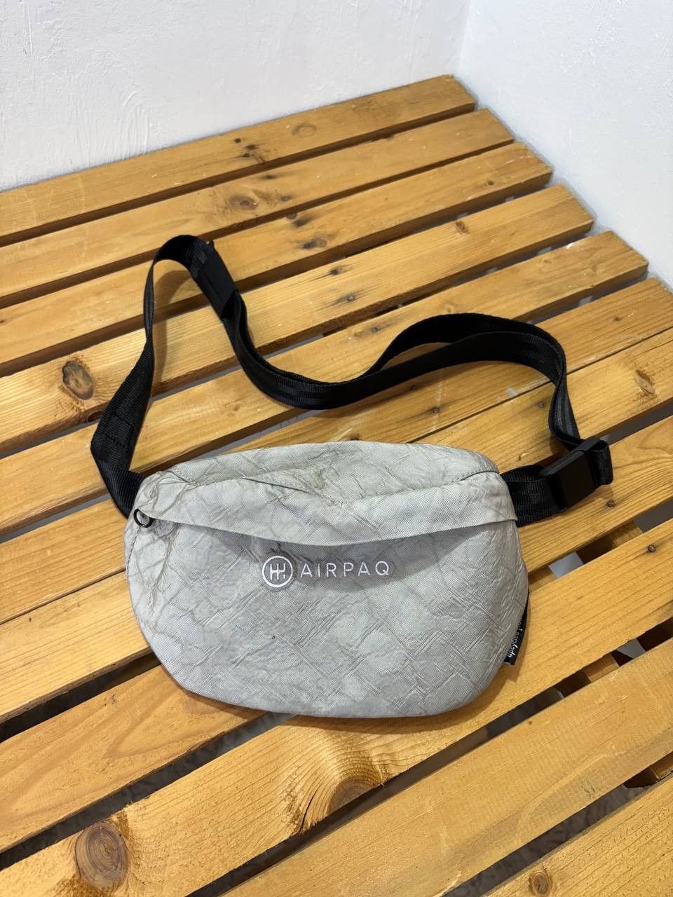 Japanese Brand AIRPAQ Waist Bag Made from upcycled airbags Size ONE SIZE - 2 Thumbnail