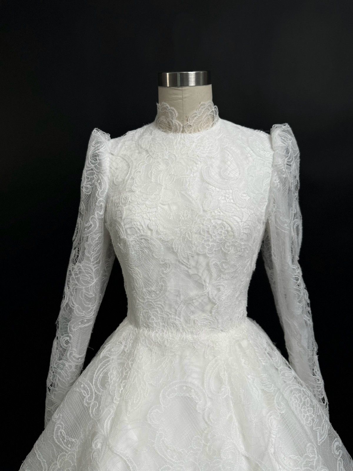 Other Preloved US 2 Anna Augusta Embroidery Lace Bridal Dress Size XS / US 0-2 / IT 36-38 - 3 Thumbnail