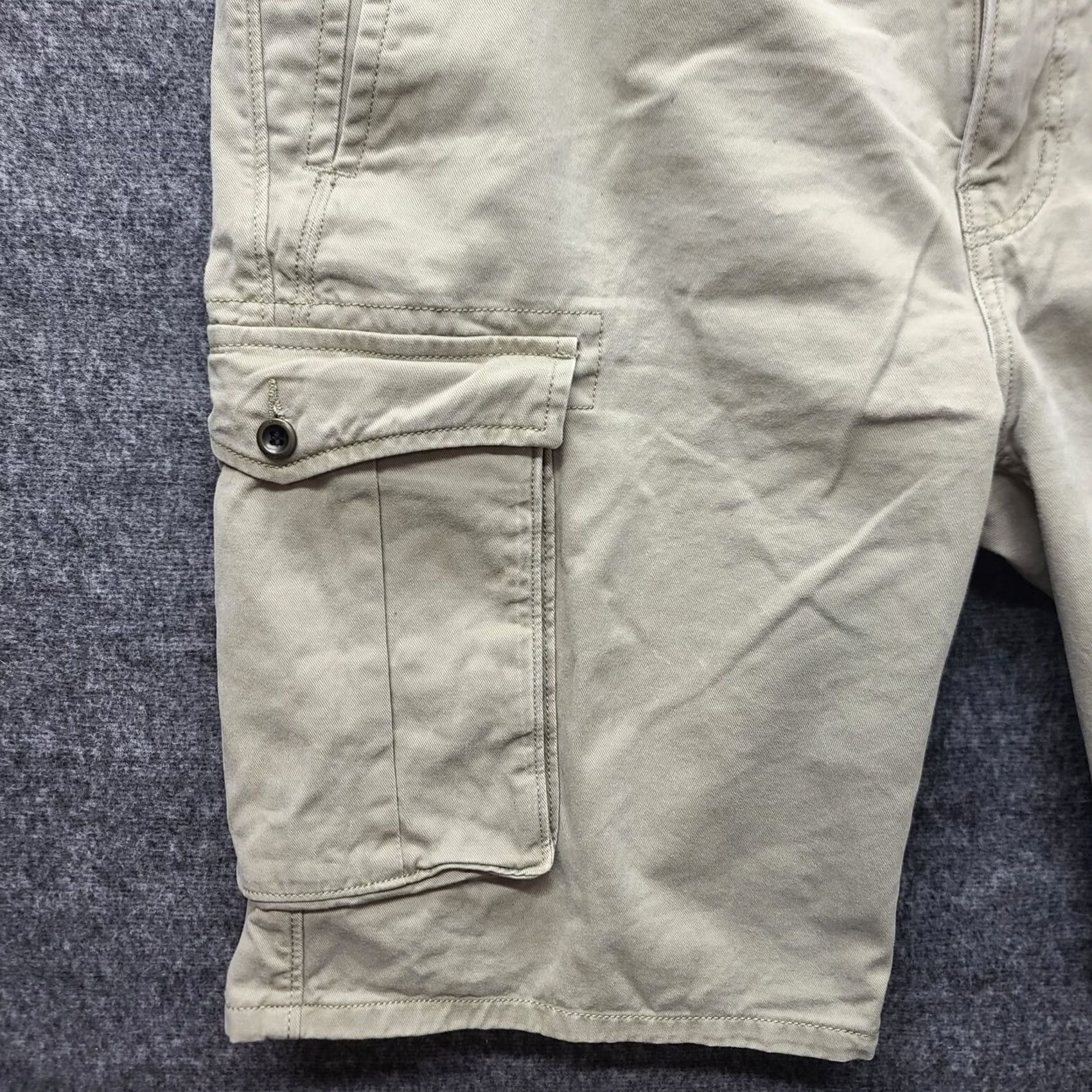 Levi's Levi's Cargo Shorts Mens 38 Relaxed Fit 11" Inseam Beige Cotton Cargo Pocket 90s Outdoor Mens Size US 38 / EU 54 - 4 Thumbnail