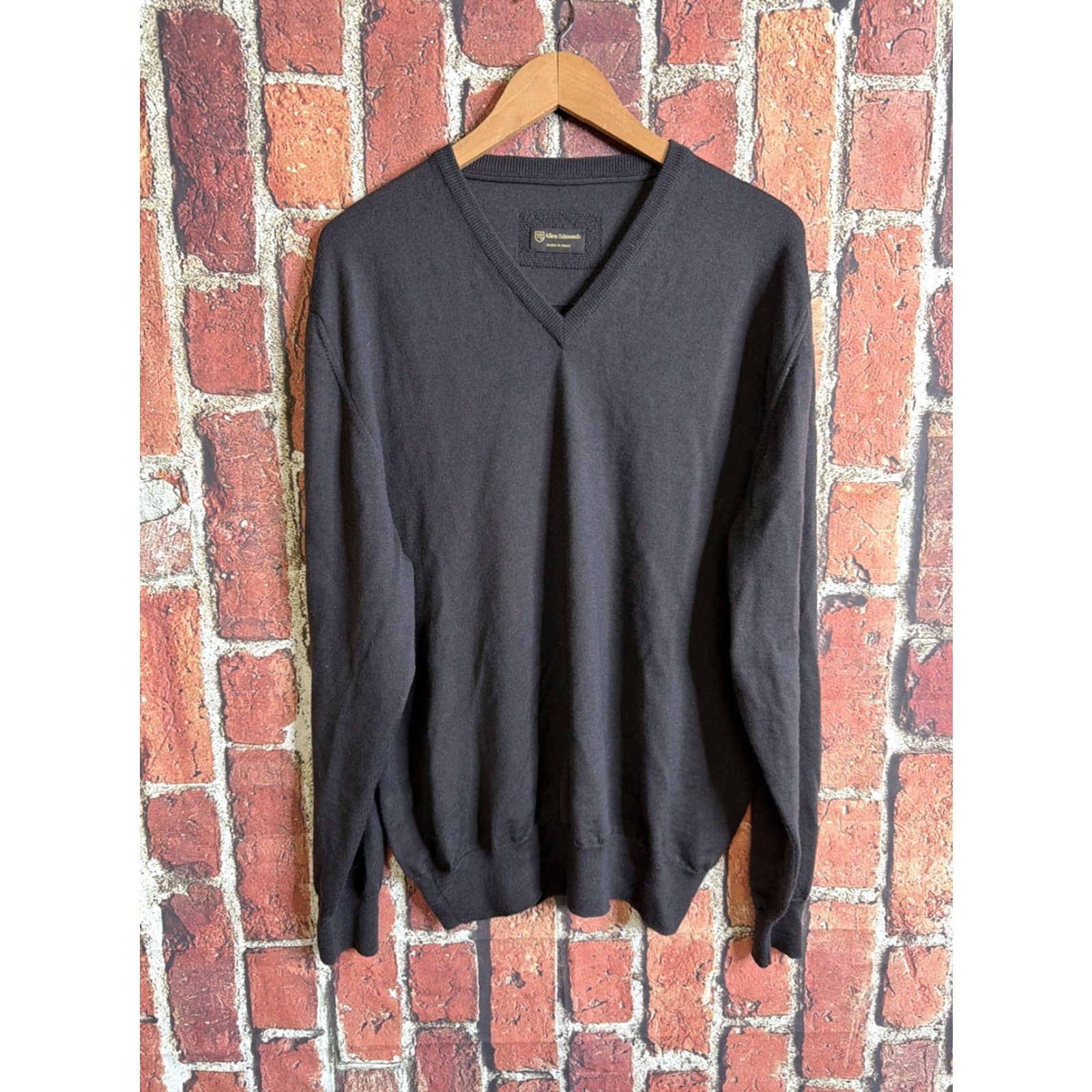 Allen Edmonds Allen Edmonds Sweater Men’s XL Black V-Neck Pullover Extra Fine Merino Wool Size US XL / EU 56 / 4 - 2 Thumbnail