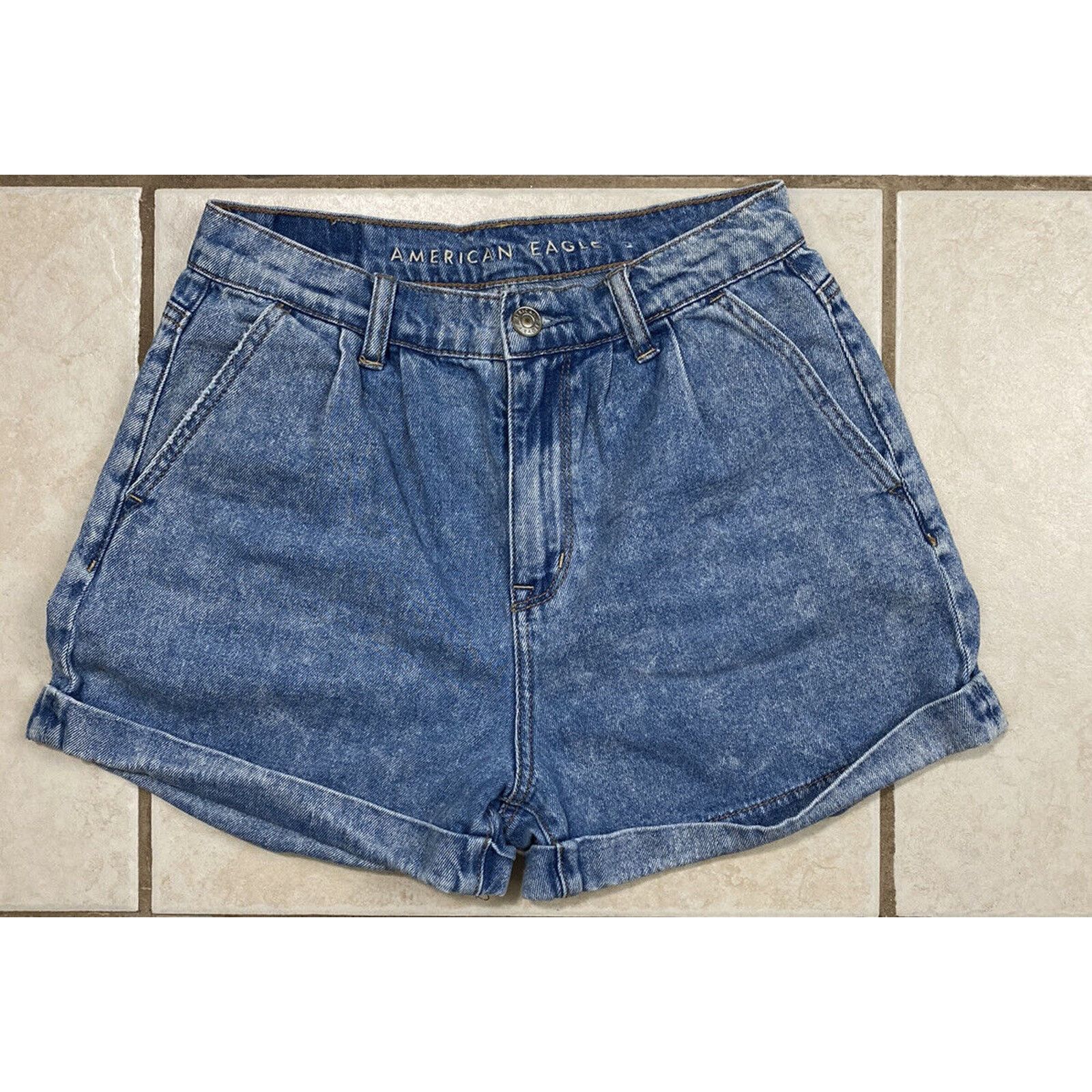 American Eagle Outfitters American Eagle Mom Short Sz 0 Medium Wash Mid Rise 4-Pocket Size 25" / US 0 / IT 36 - 1 Thumbnail