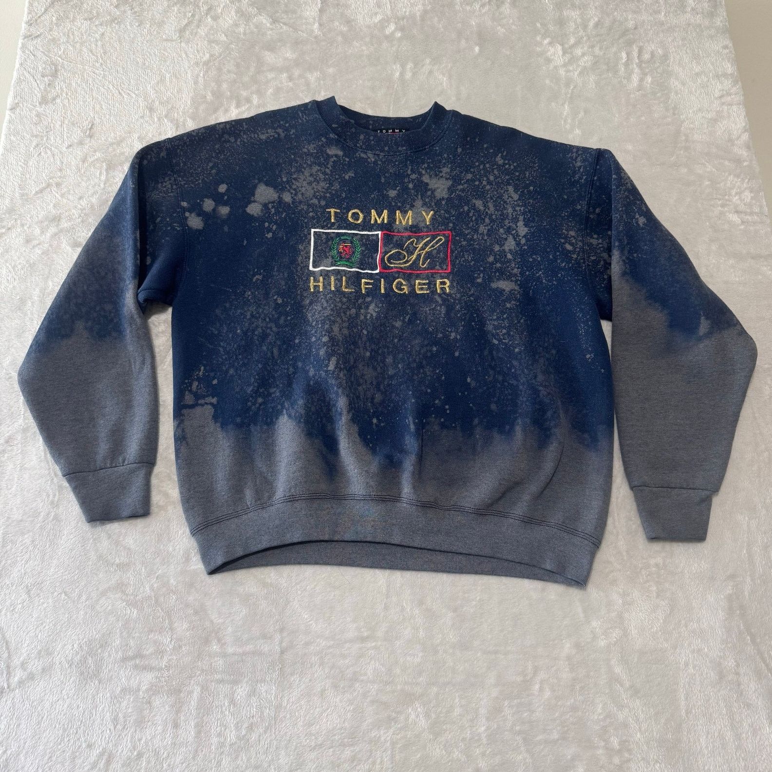 Tommy Hilfiger Tommy Hilfiger Mens Acid Wash Embroidered Sweatshirt XL Blue Size US XL / EU 56 / 4 - 1 Thumbnail