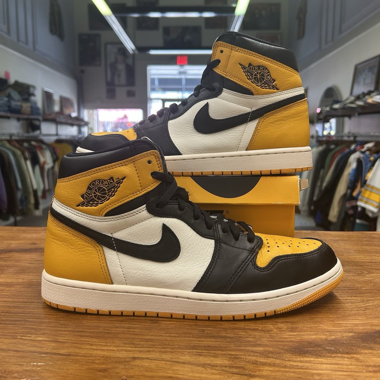 Jordan Brand Size 11.5 - Jordan 1 Retro OG High Yellow Toe Lightly Worn Size US 11.5 / EU 44-45 - 1 Thumbnail