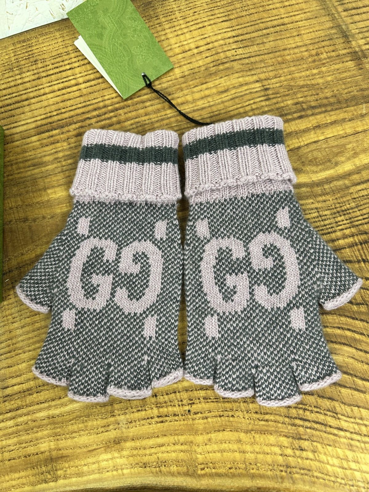 Gucci BNWT Gucci GG Cashmere Fingerless Glover Grey/Pink S Size ONE SIZE - 3 Thumbnail