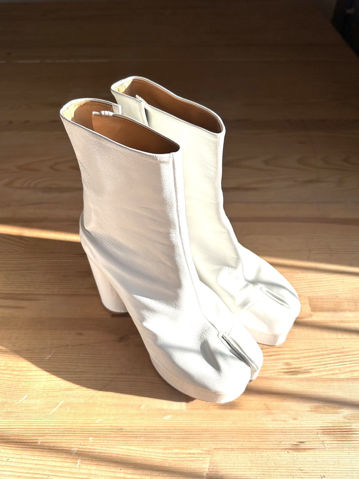 Maison Margiela Maison Margiela Mid Heel Tabi Ankle Boots Size US 8.5 / IT 38.5 - 1 Thumbnail