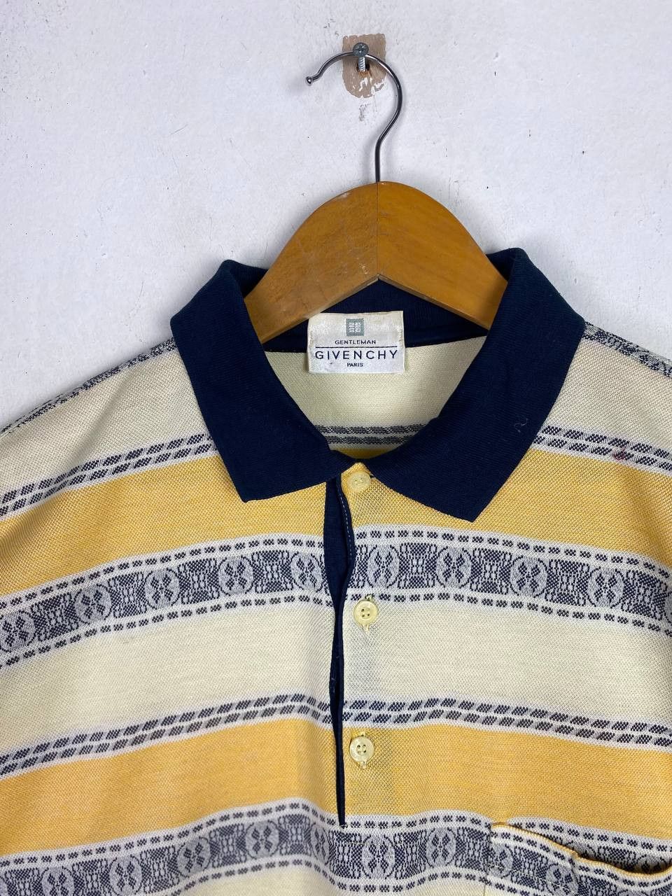 Givenchy vintage givenchy paris polo tee nice design Size US L / EU 52-54 / 3 - 3 Thumbnail